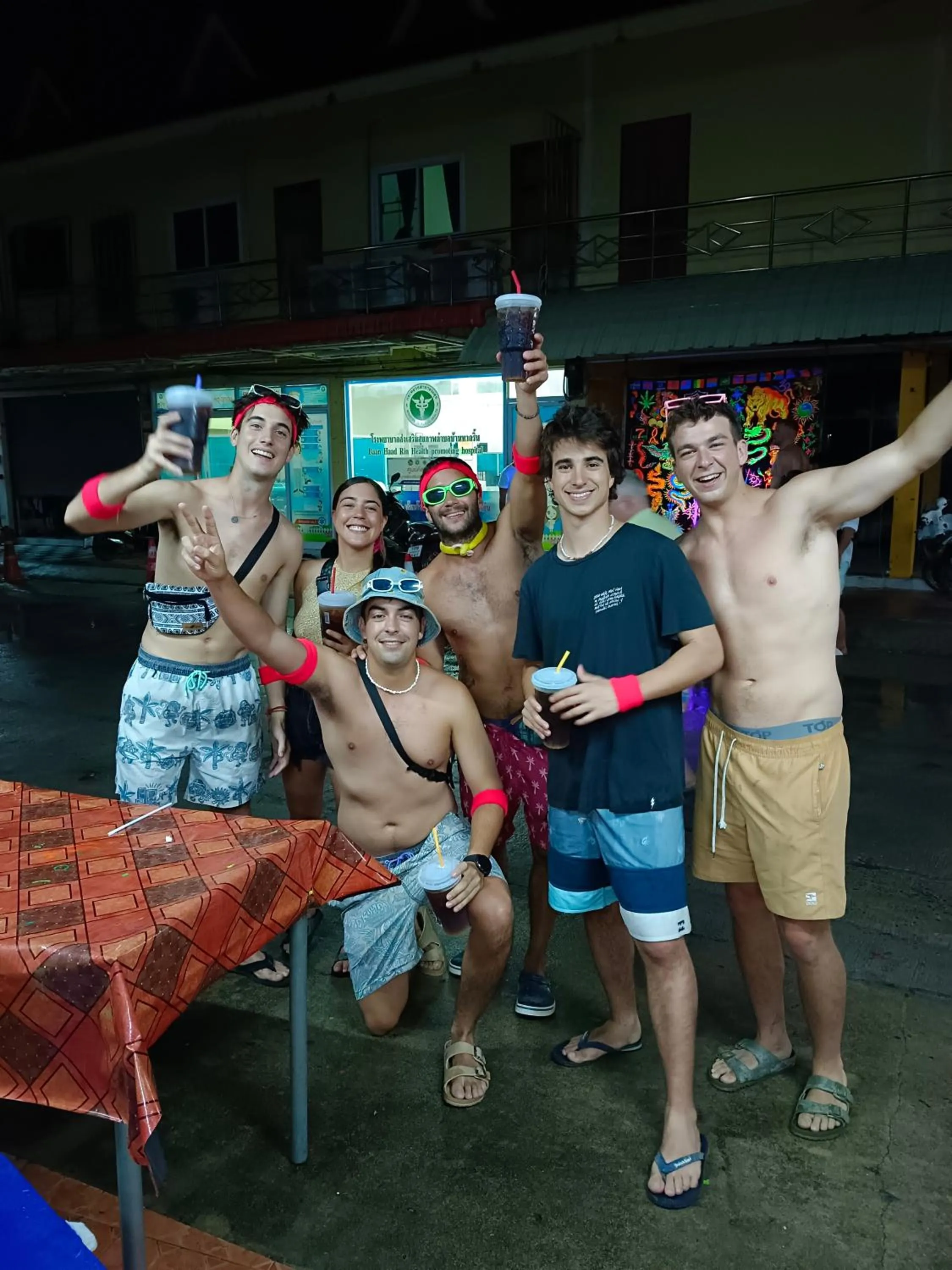 People in Haadrin village Fullmoon