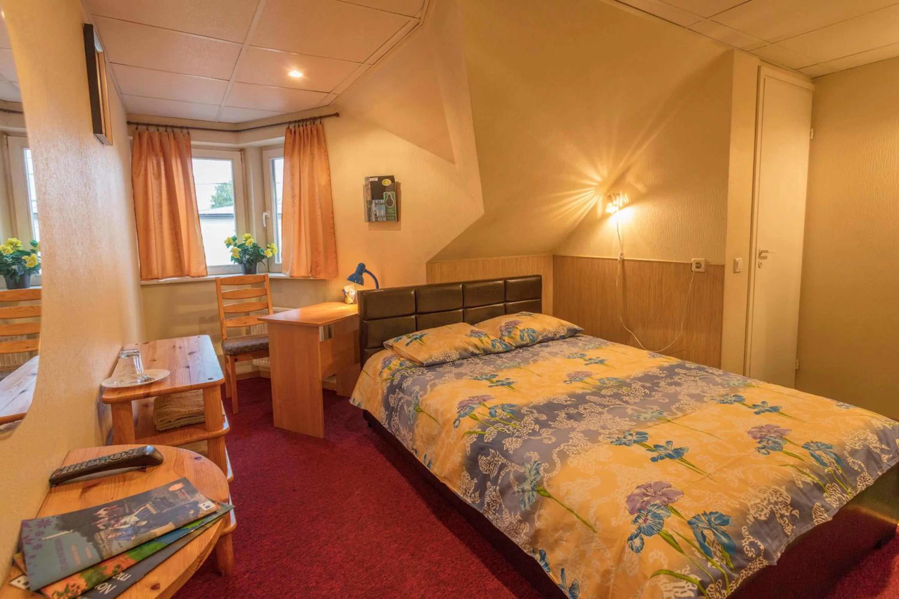 Quiet street view, Bed in Endla Hotell
