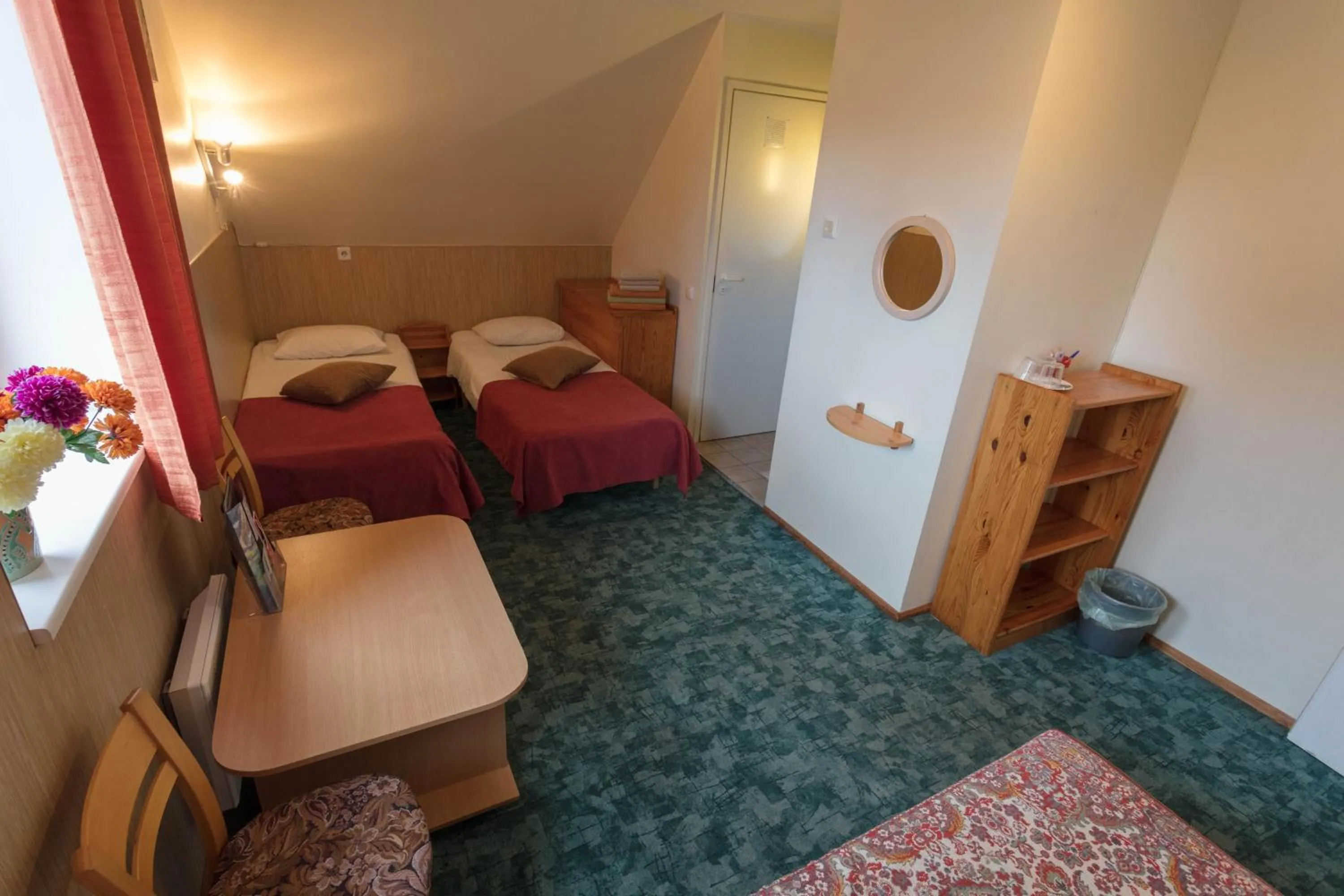 Inner courtyard view, Bed in Endla Hotell