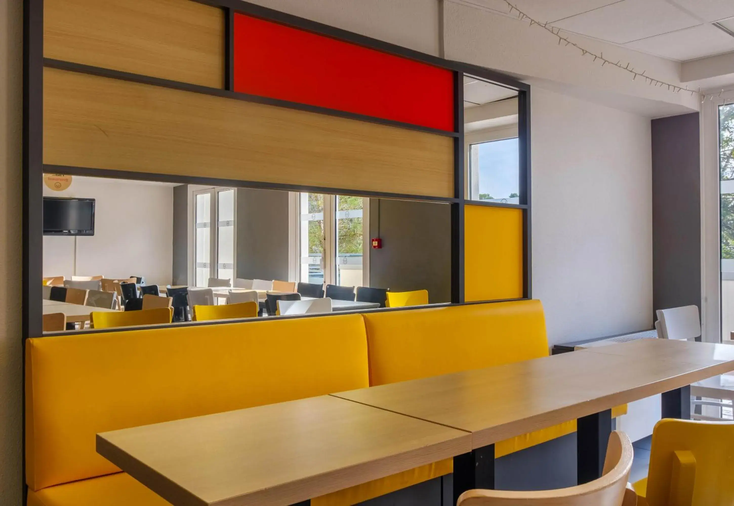 Restaurant/places to eat in B&B HOTEL Antibes Sophia Le Relais Restaurant/places to eat in B&B HOTEL Antibes Sophia Le Relais