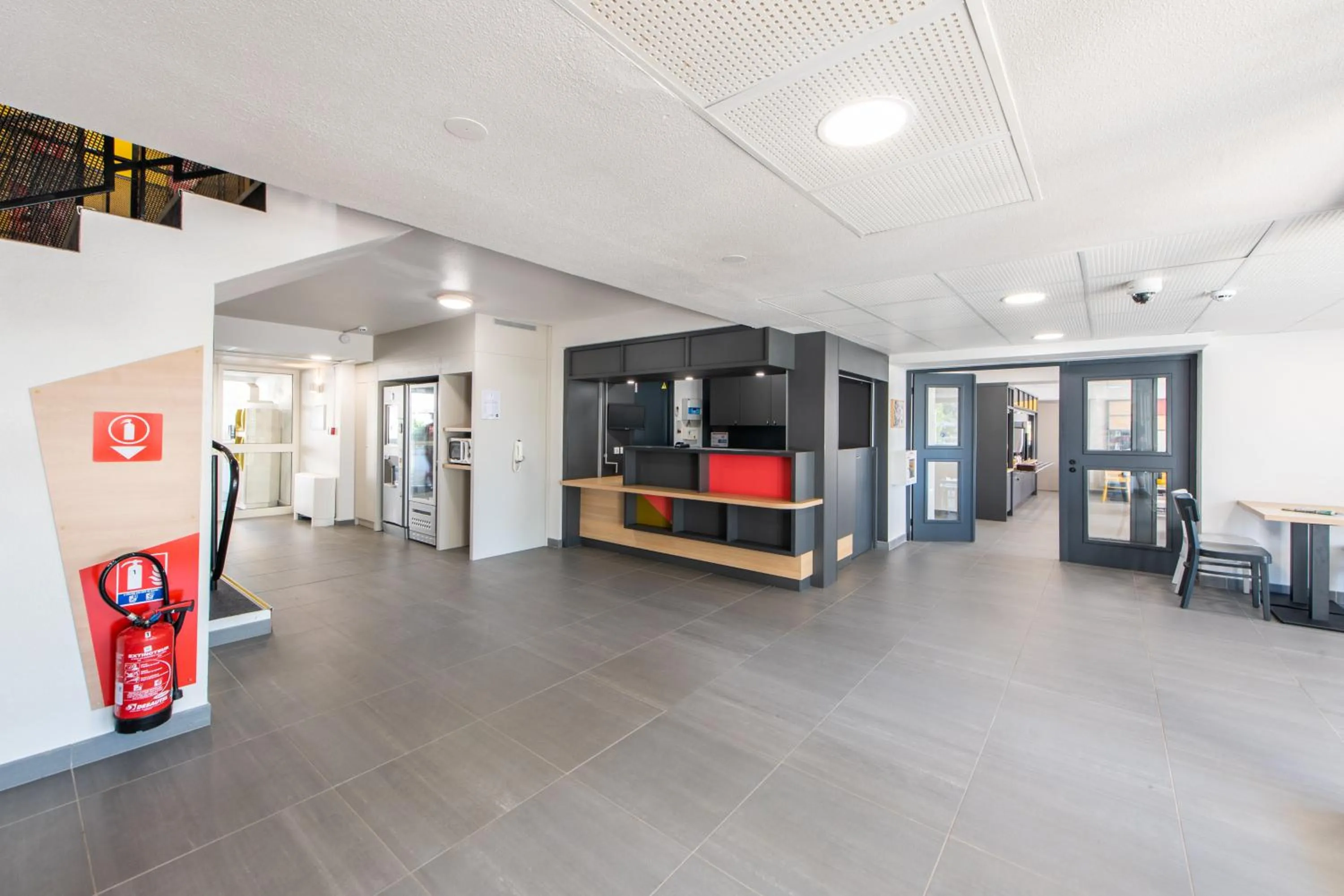 Lobby or reception in B&B HOTEL Antibes Sophia Le Relais