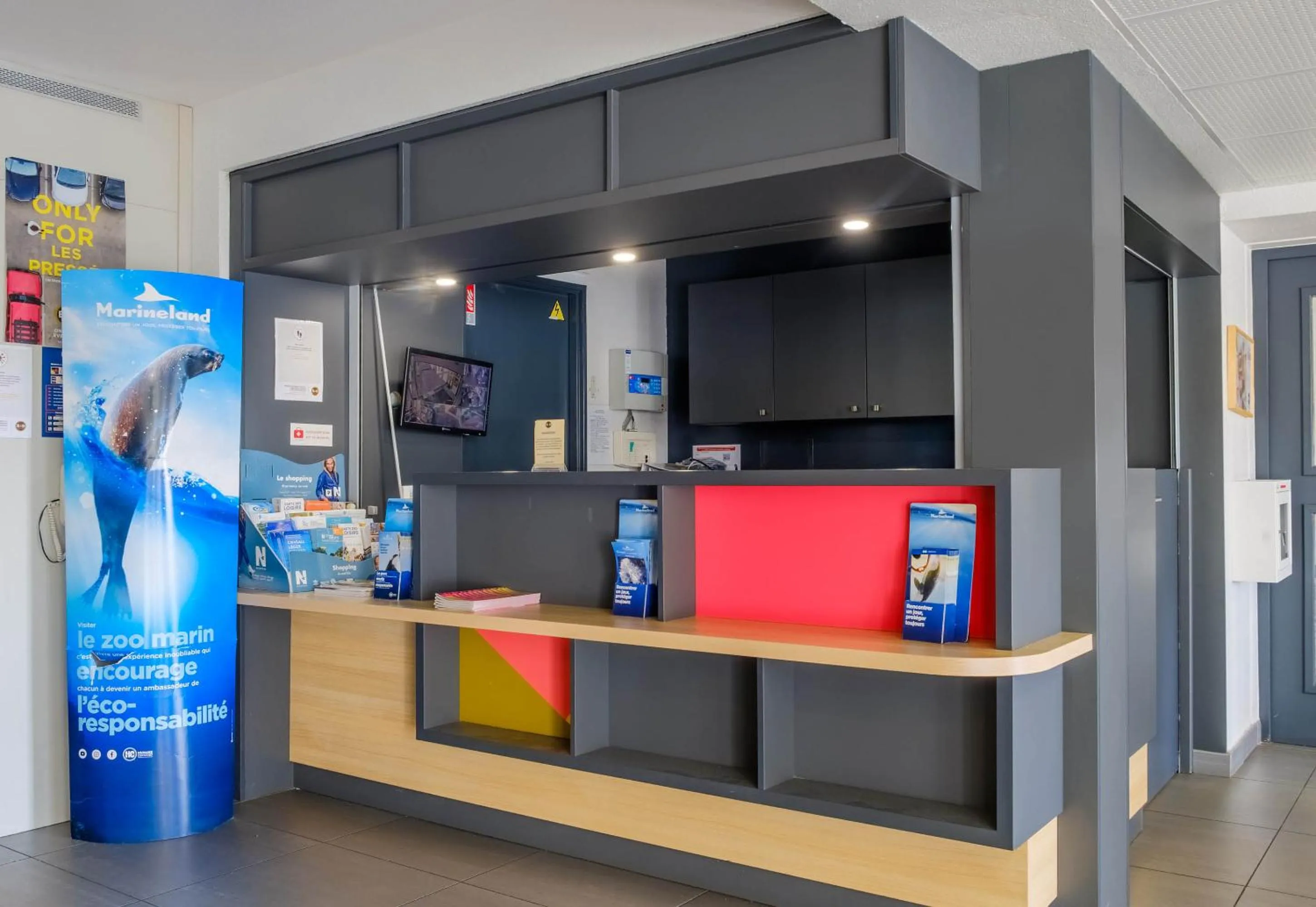 Lobby or reception in B&B HOTEL Antibes Sophia Le Relais