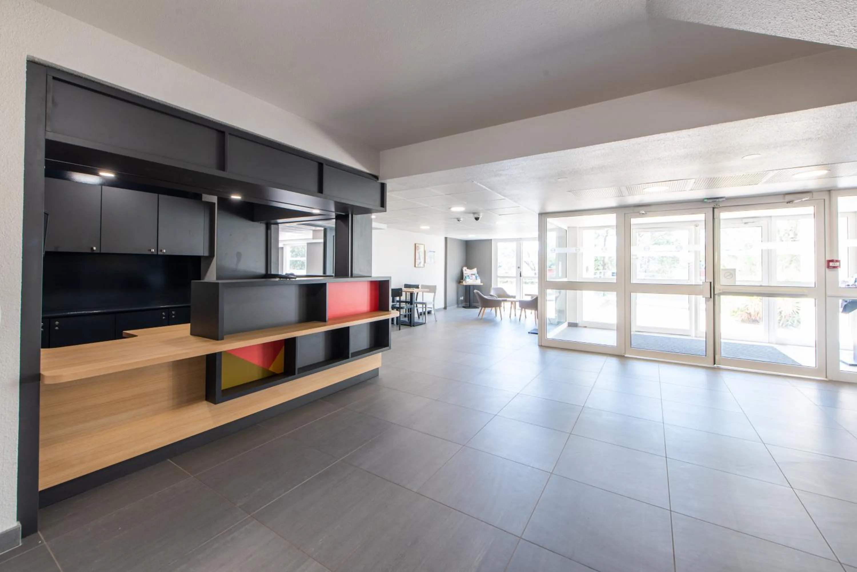 Lobby or reception in B&B HOTEL Antibes Sophia Le Relais