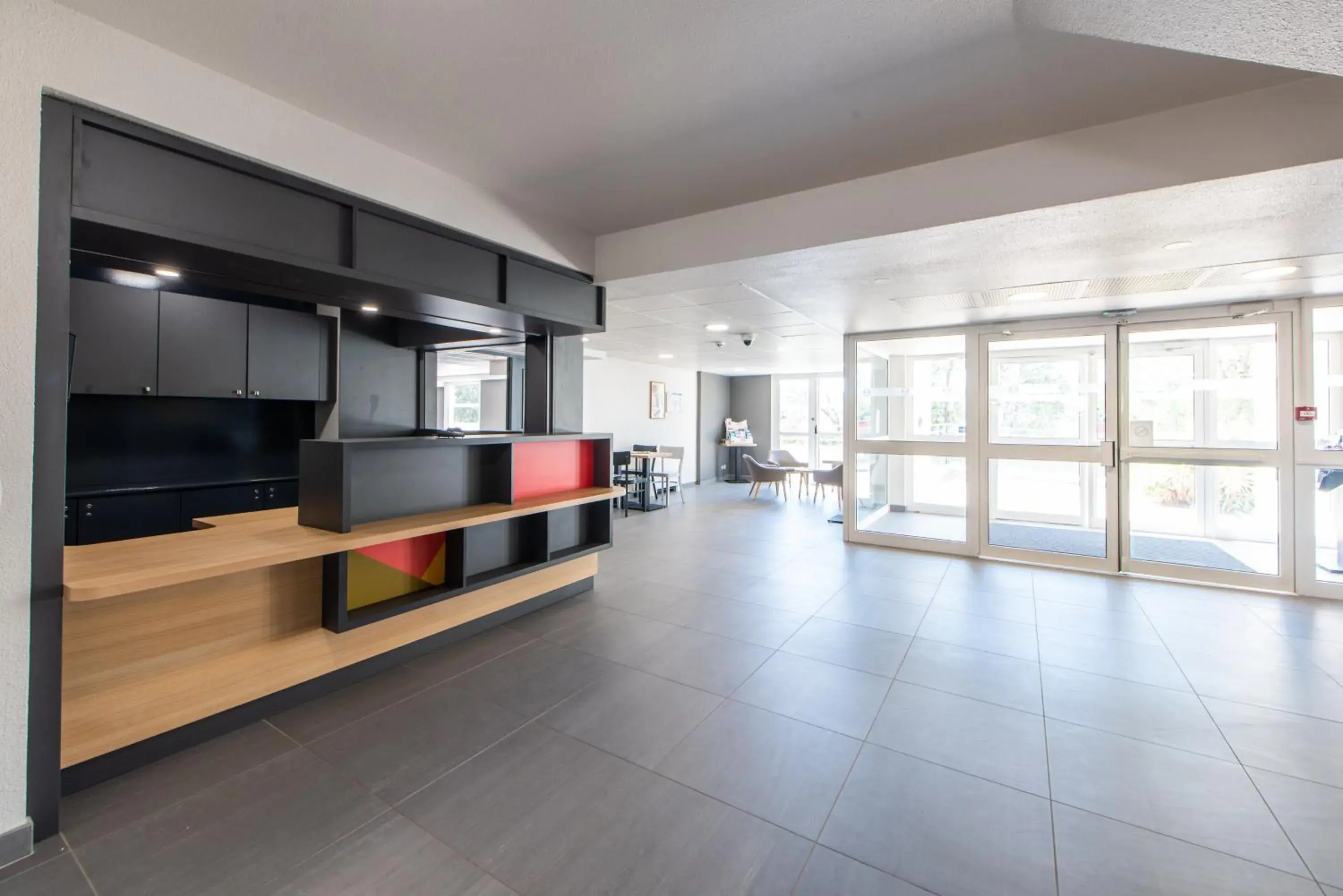 Lobby or reception in B&B HOTEL Antibes Sophia Le Relais Lobby or reception in B&B HOTEL Antibes Sophia Le Relais