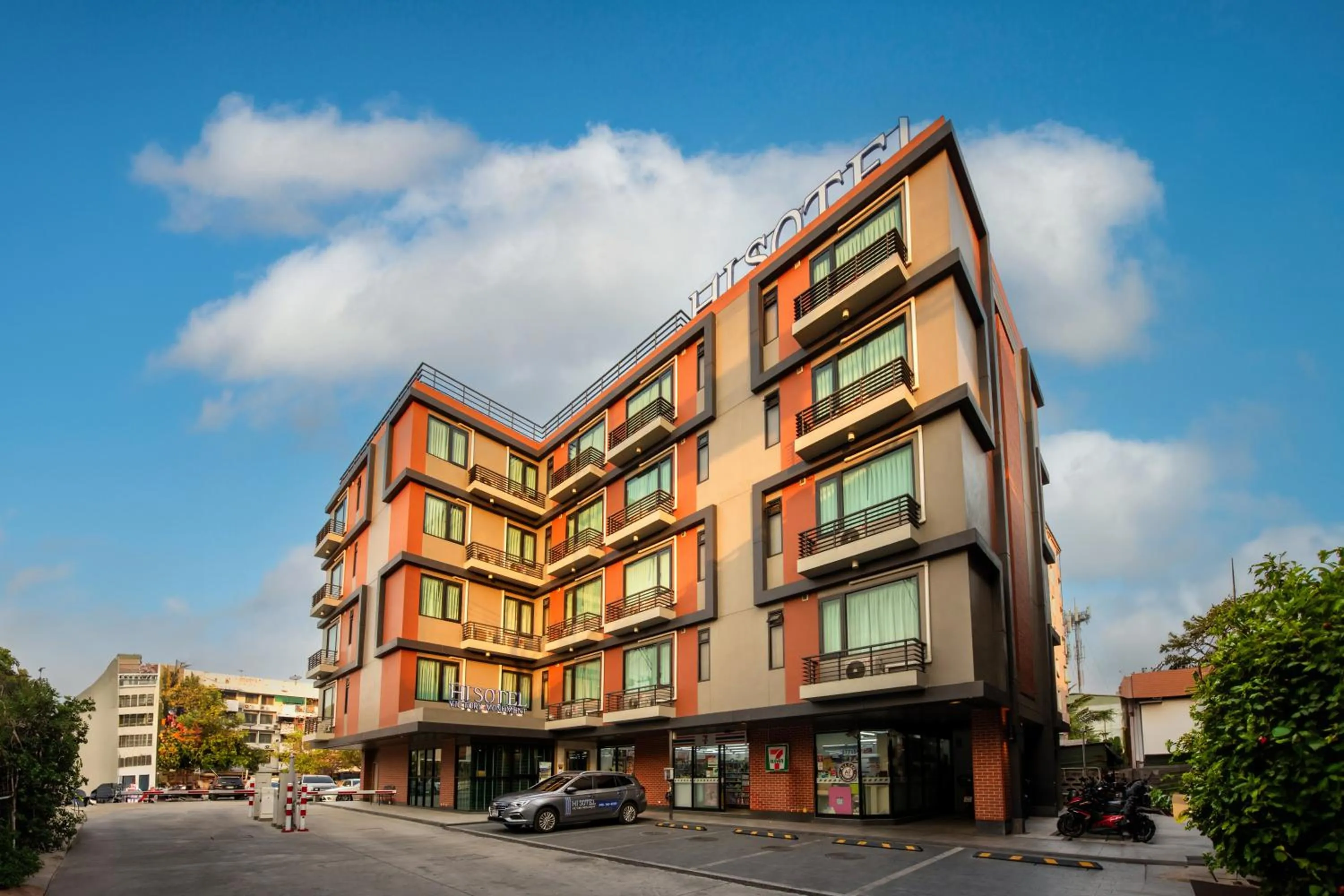 Property building in Hi Sotel Victory Monument