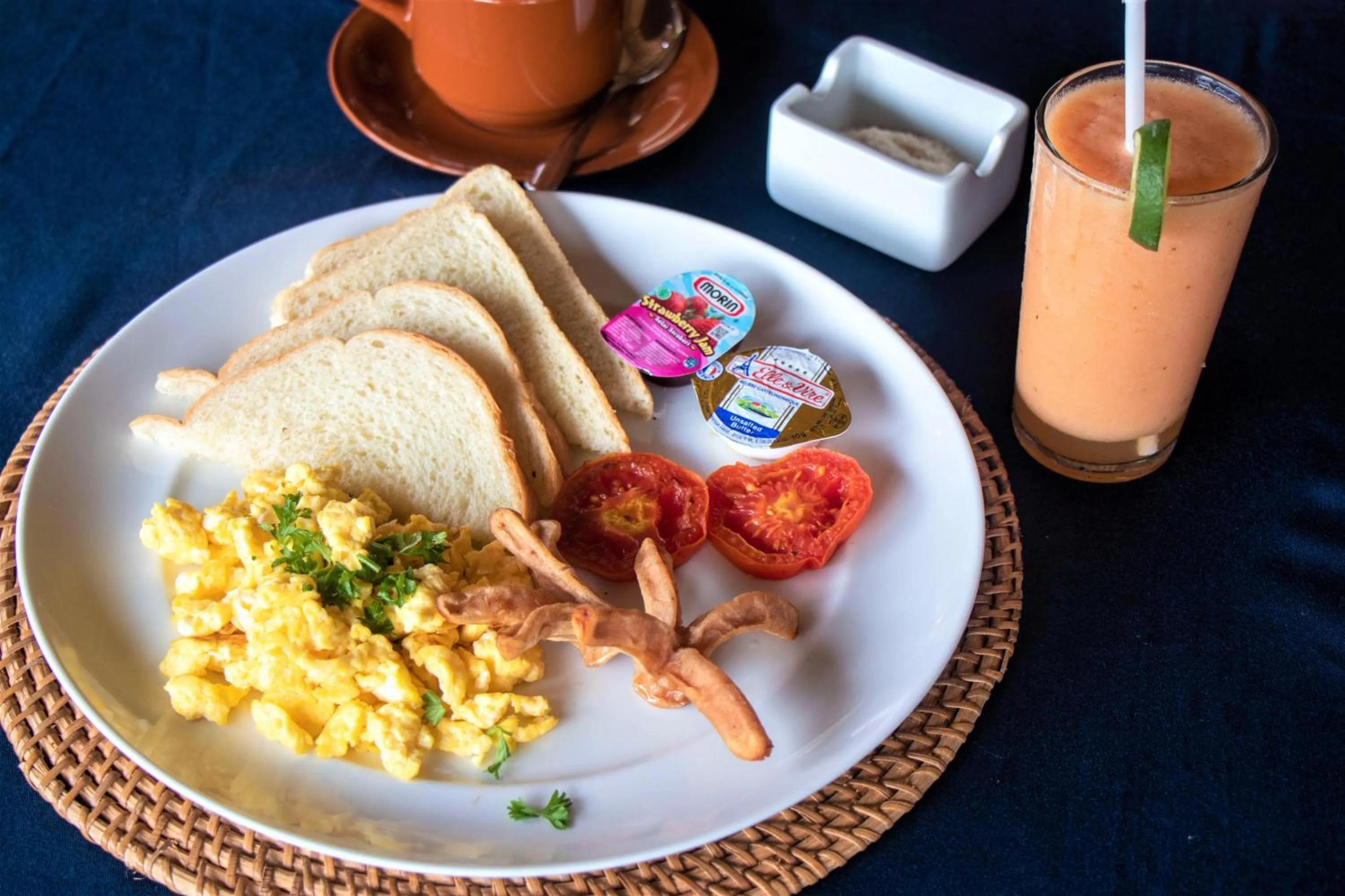 Food and drinks in AlamGangga Villas Tirta Gangga