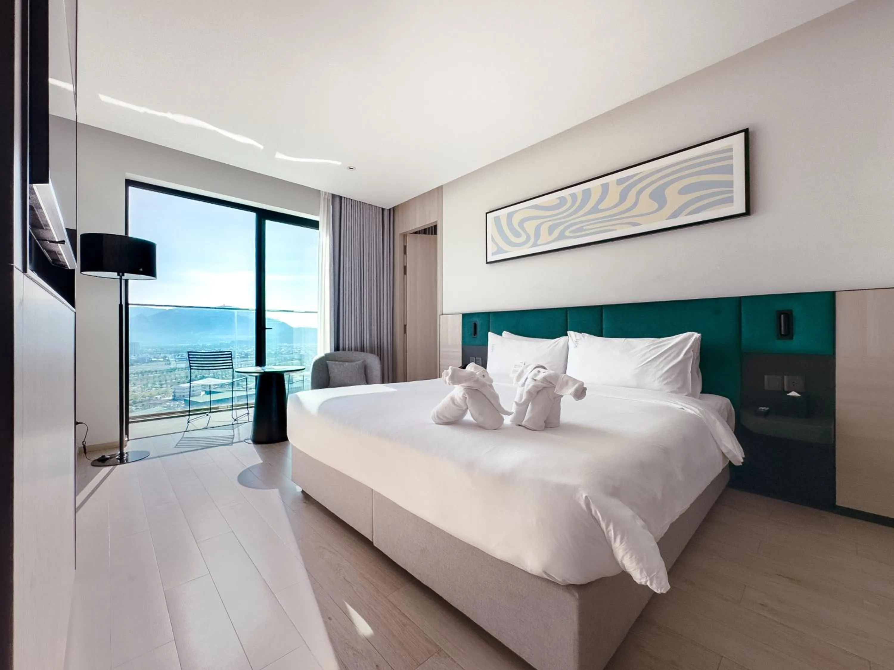 Natural landscape, Bed in December Hotel