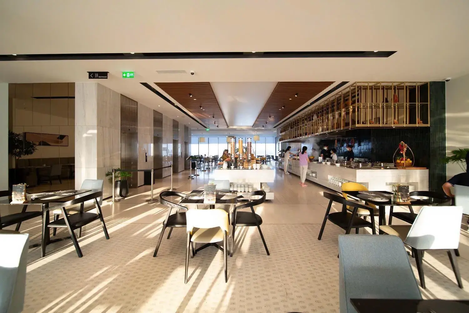 Restaurant/places to eat in December Hotel Restaurant/places to eat in December Hotel