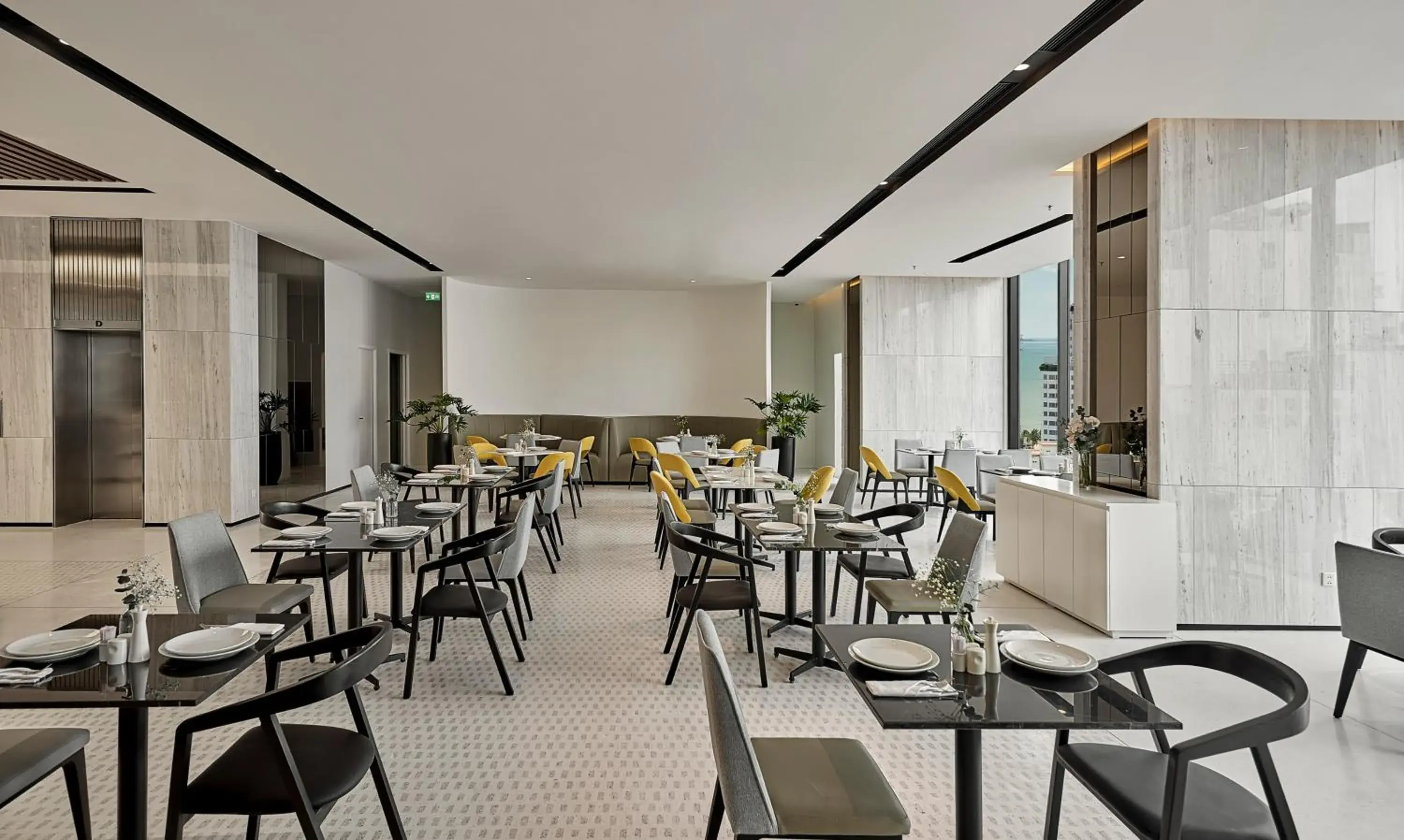 Restaurant/places to eat in December Hotel Restaurant/places to eat in December Hotel