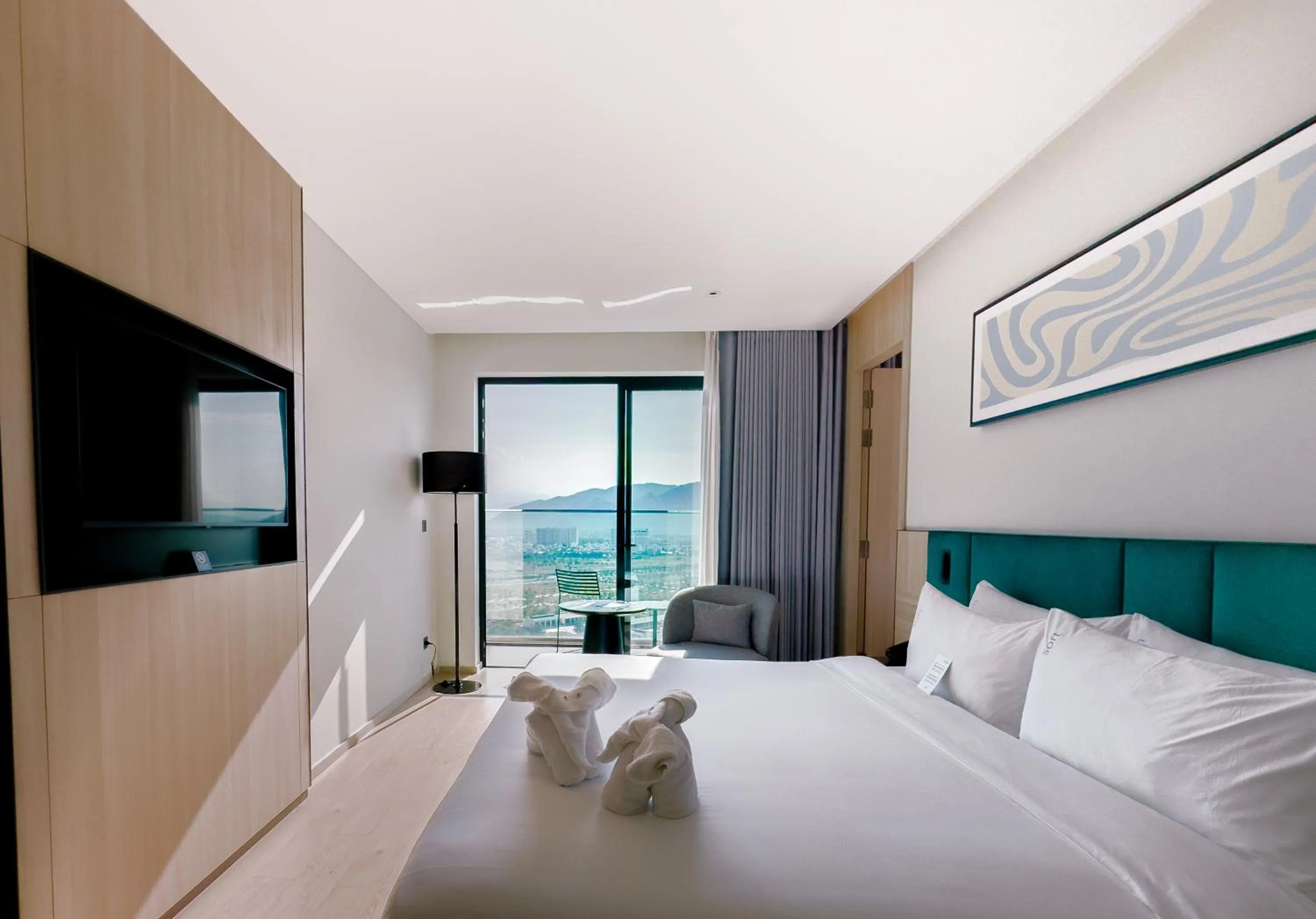 Natural landscape, Bed in December Hotel