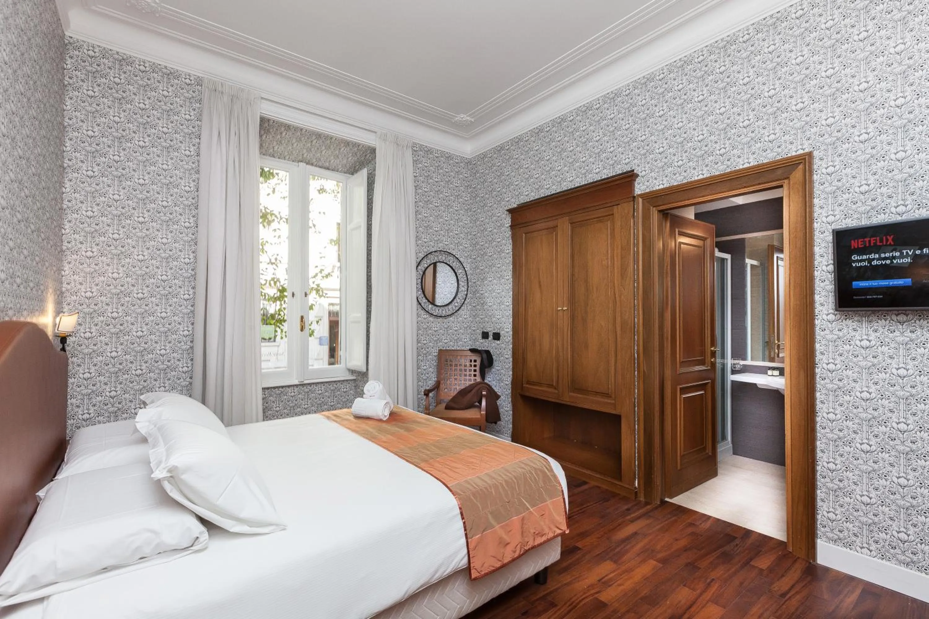 Photo of the whole room, Bed in Suite Beccaria A Piazza Del Popolo