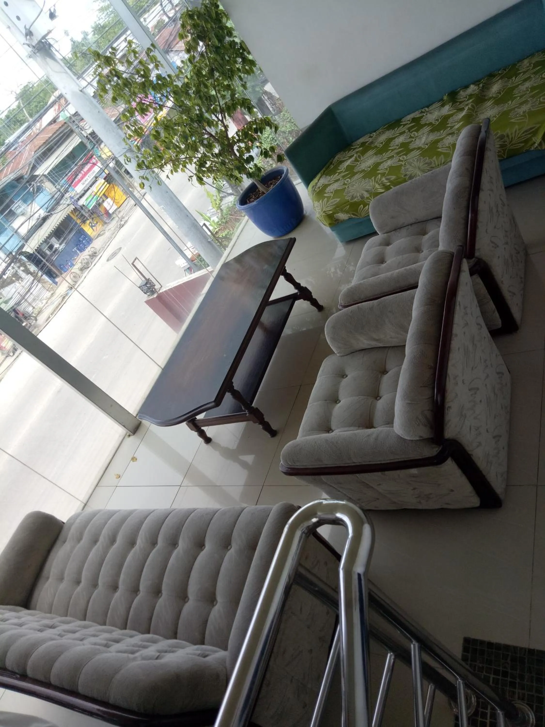 Living room in BnT Inn