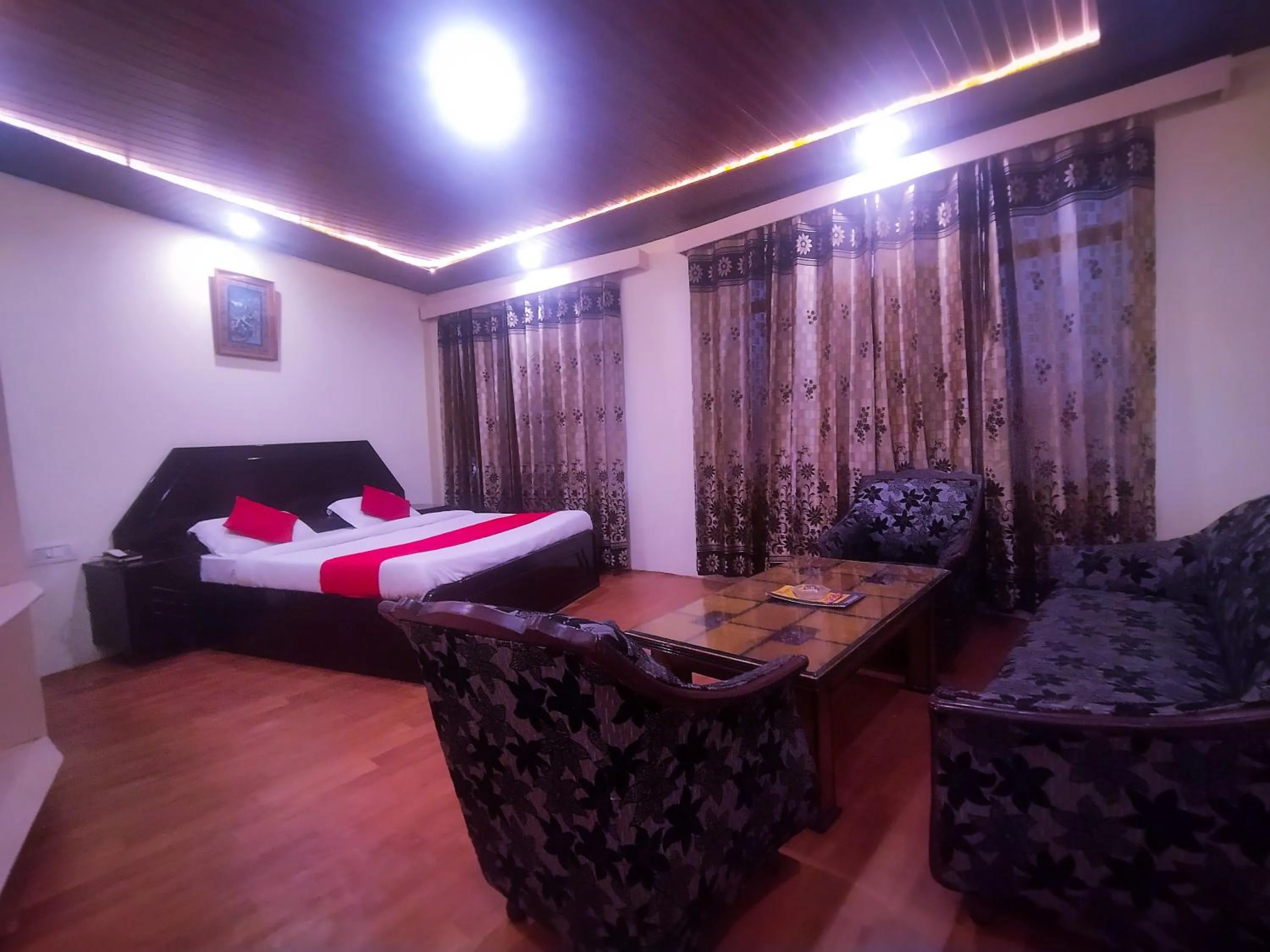 Bedroom, Bed in Surya Resort Dalhousie