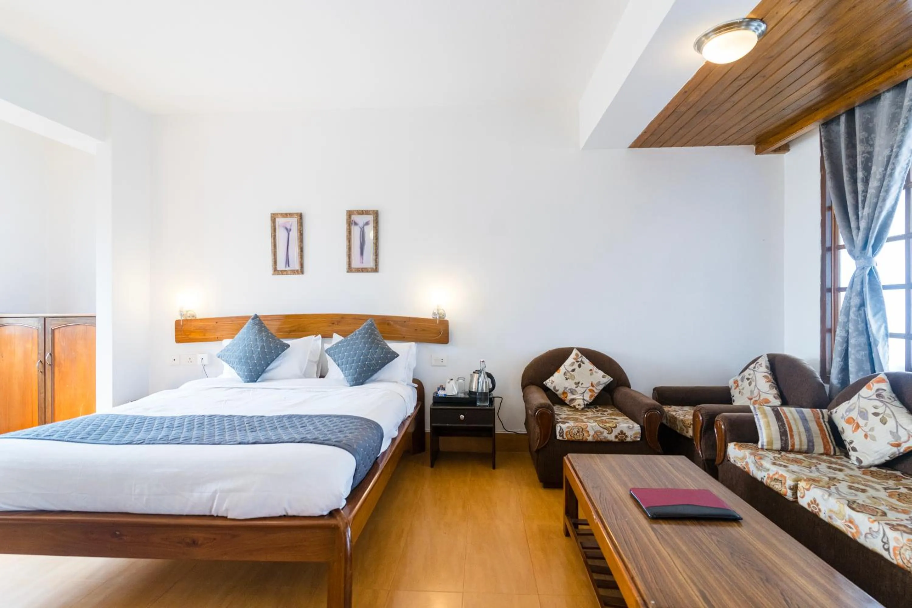 Bed in Sharolyn Boutique Hotel