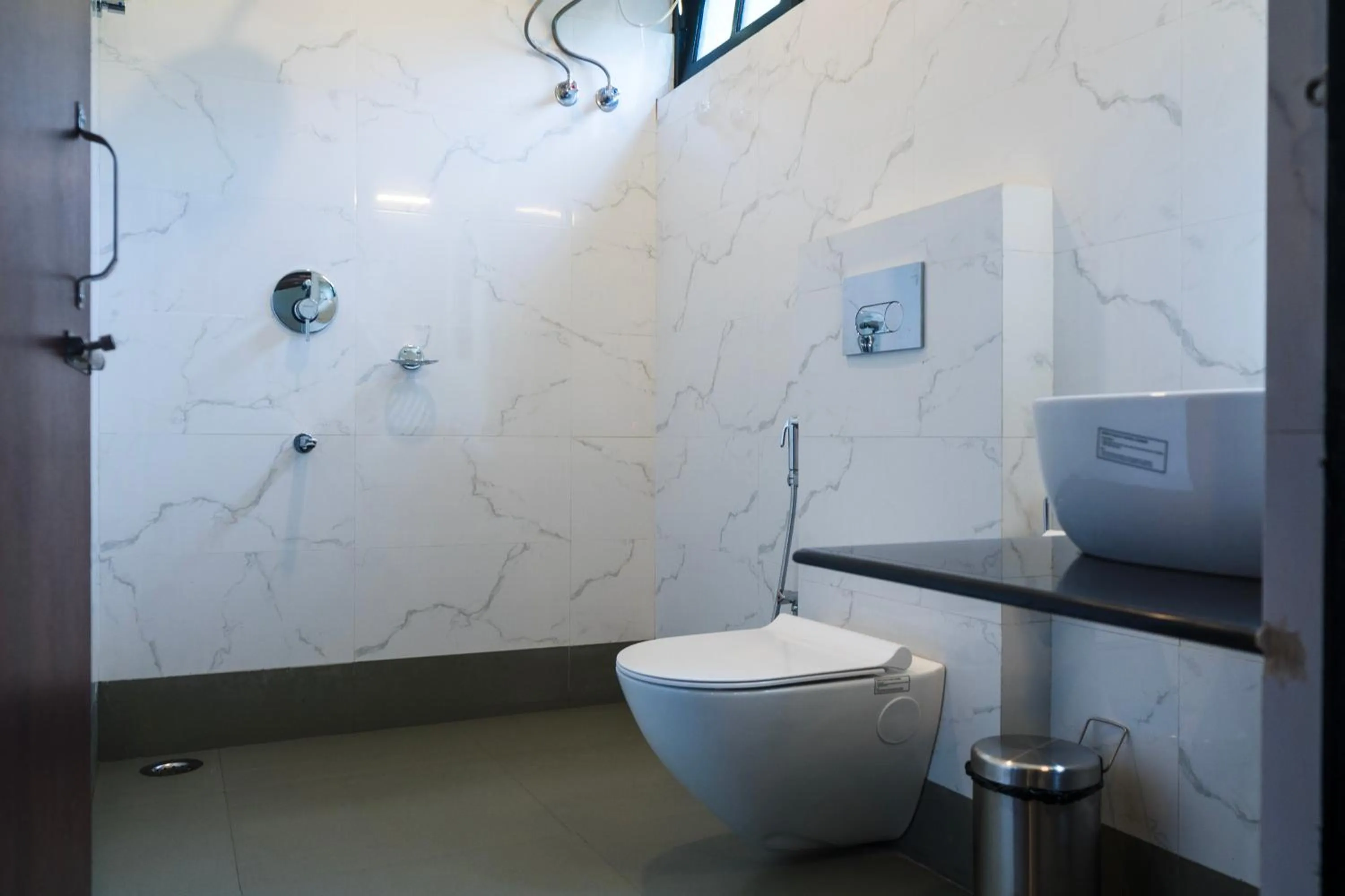 Shower in Sharolyn Boutique Hotel