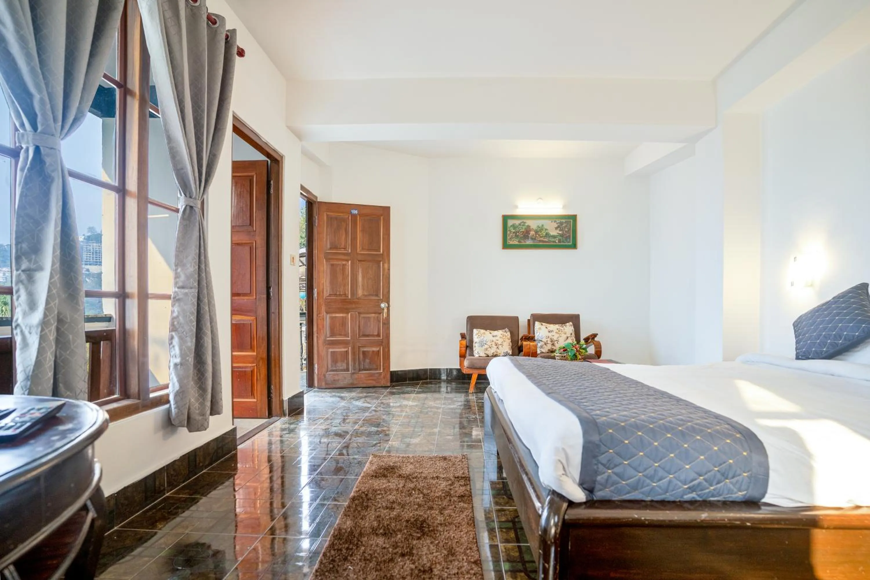 Bed in Sharolyn Boutique Hotel