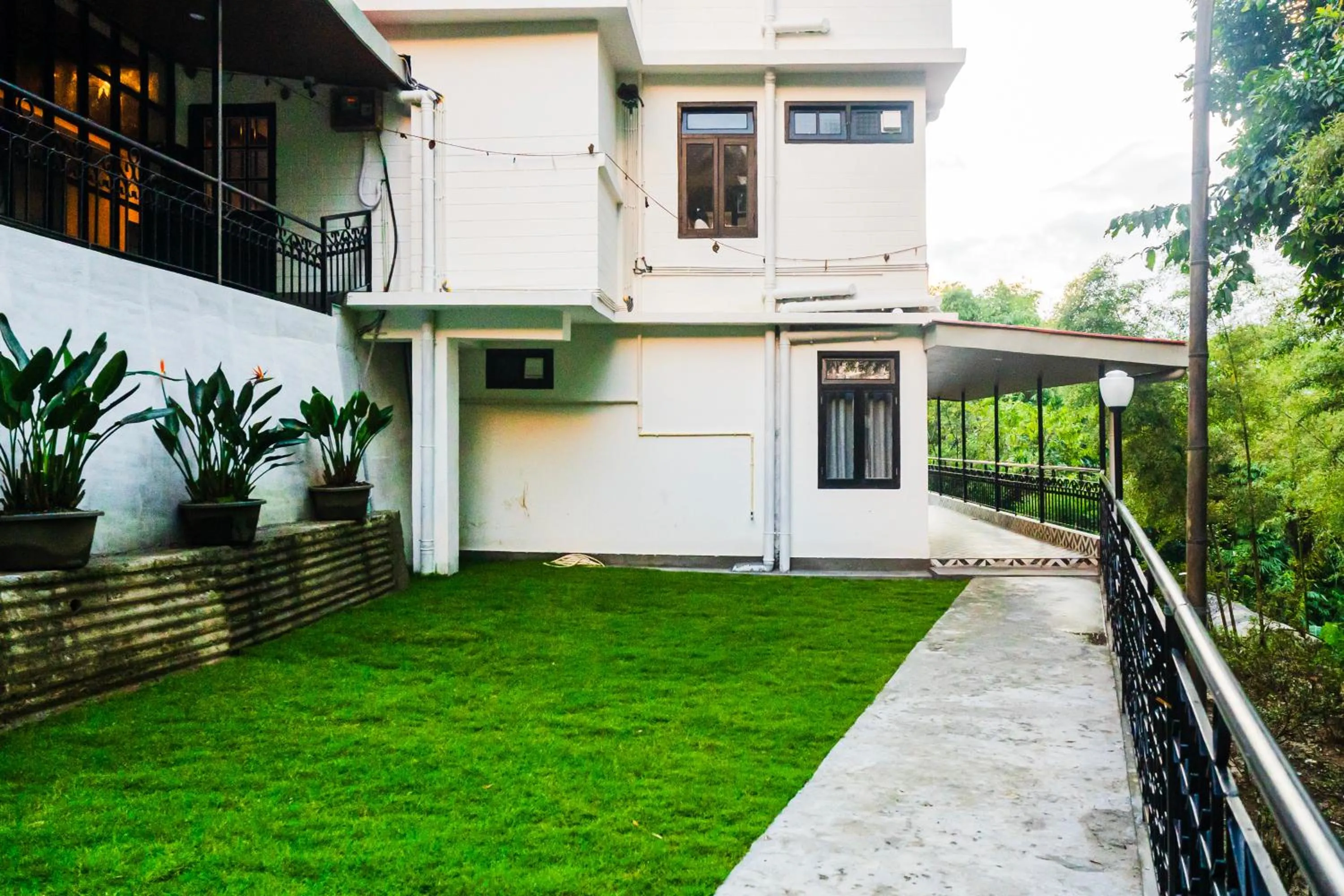 Property building in Sharolyn Boutique Hotel