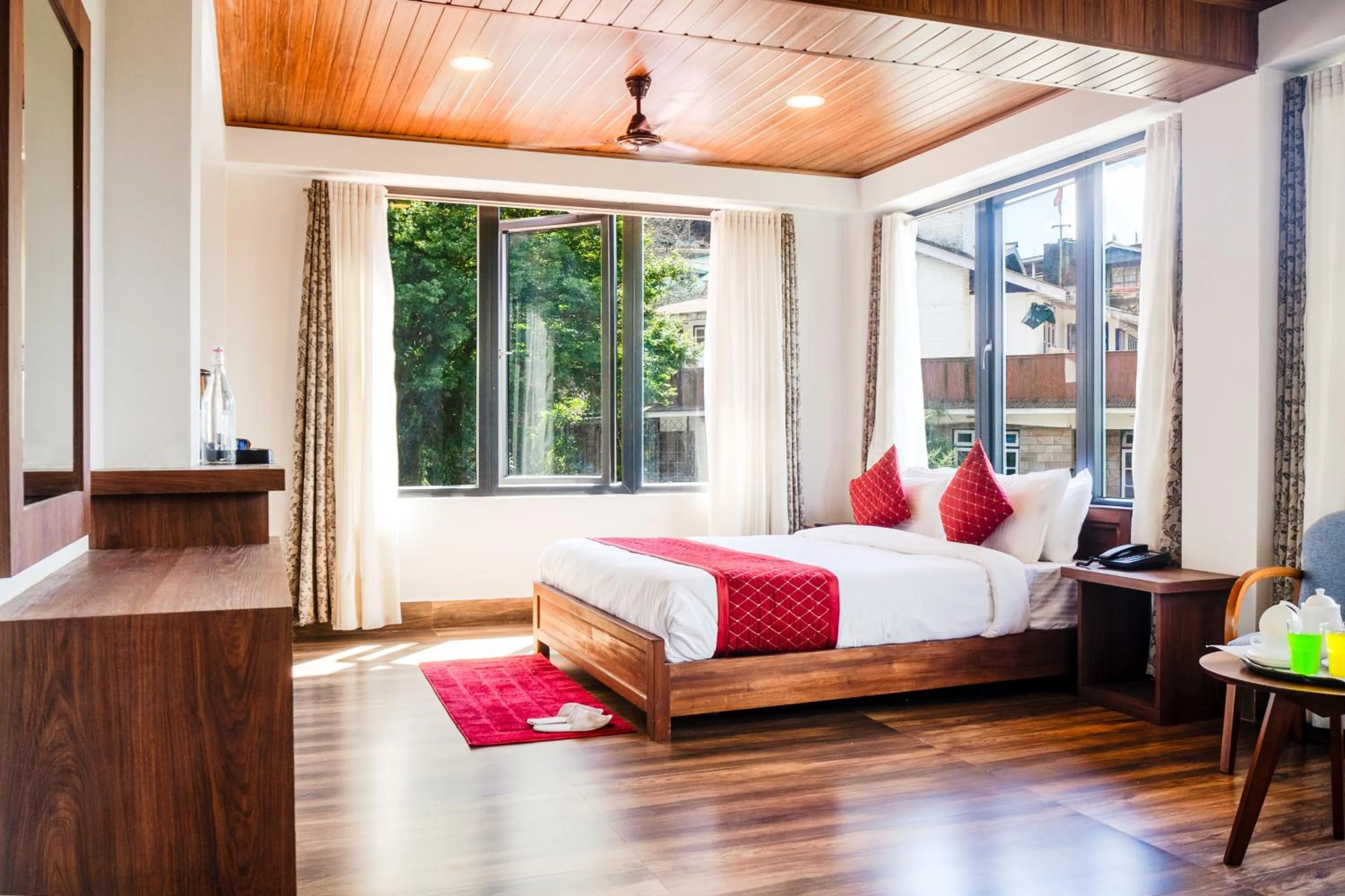 Bed in Sharolyn Boutique Hotel