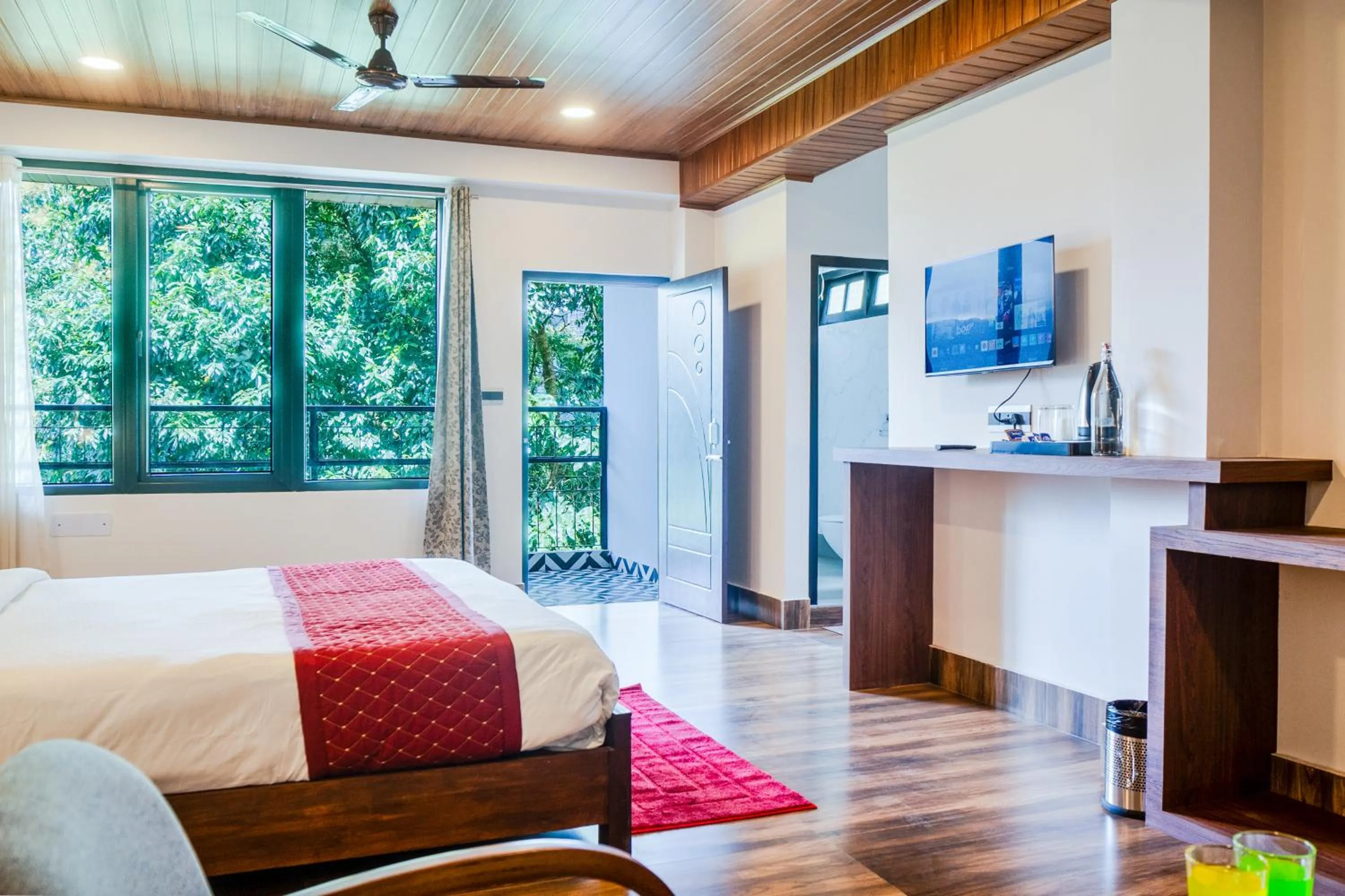 Bed in Sharolyn Boutique Hotel