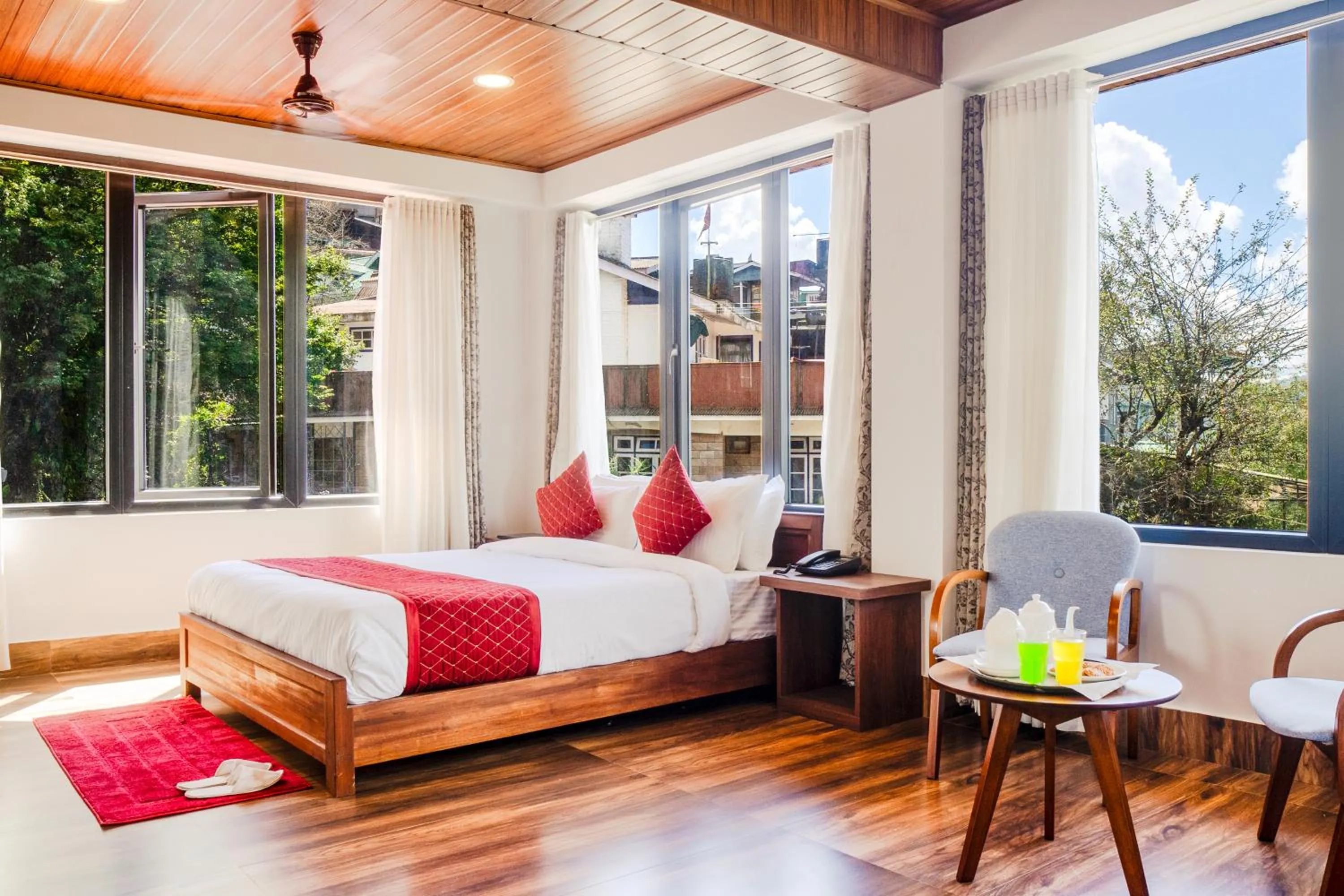 Bed in Sharolyn Boutique Hotel