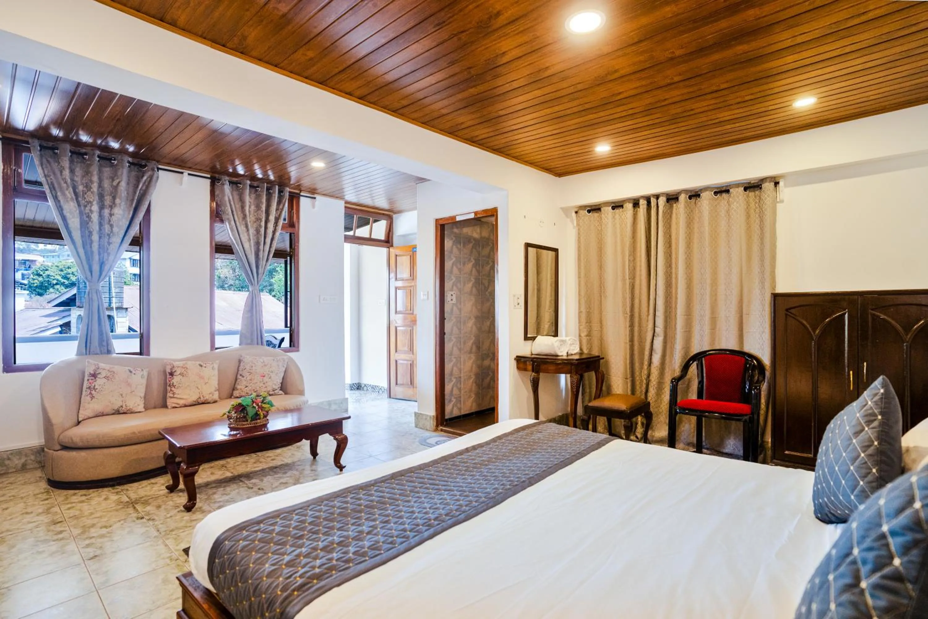 Bed in Sharolyn Boutique Hotel