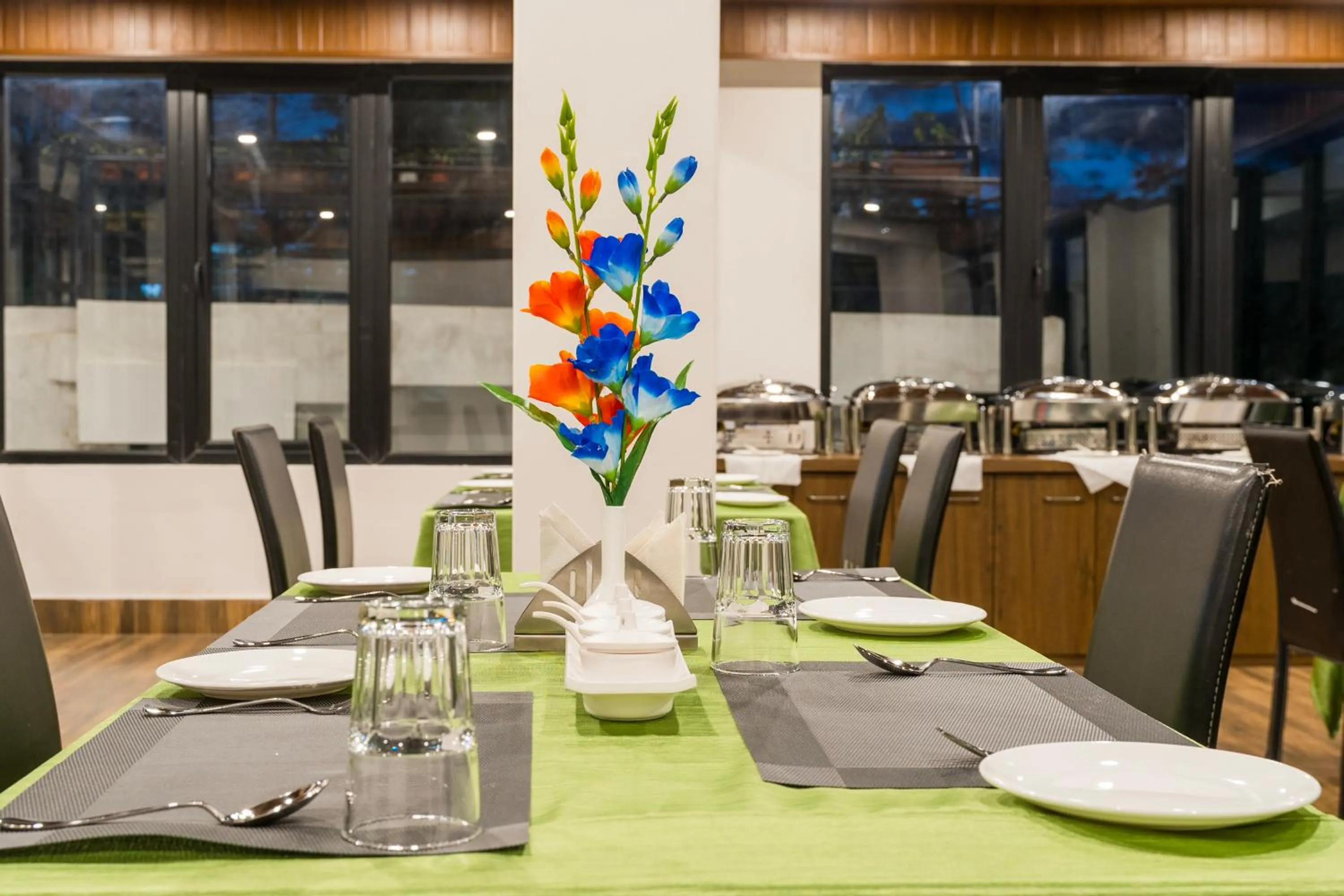 Restaurant/places to eat in Sharolyn Boutique Hotel