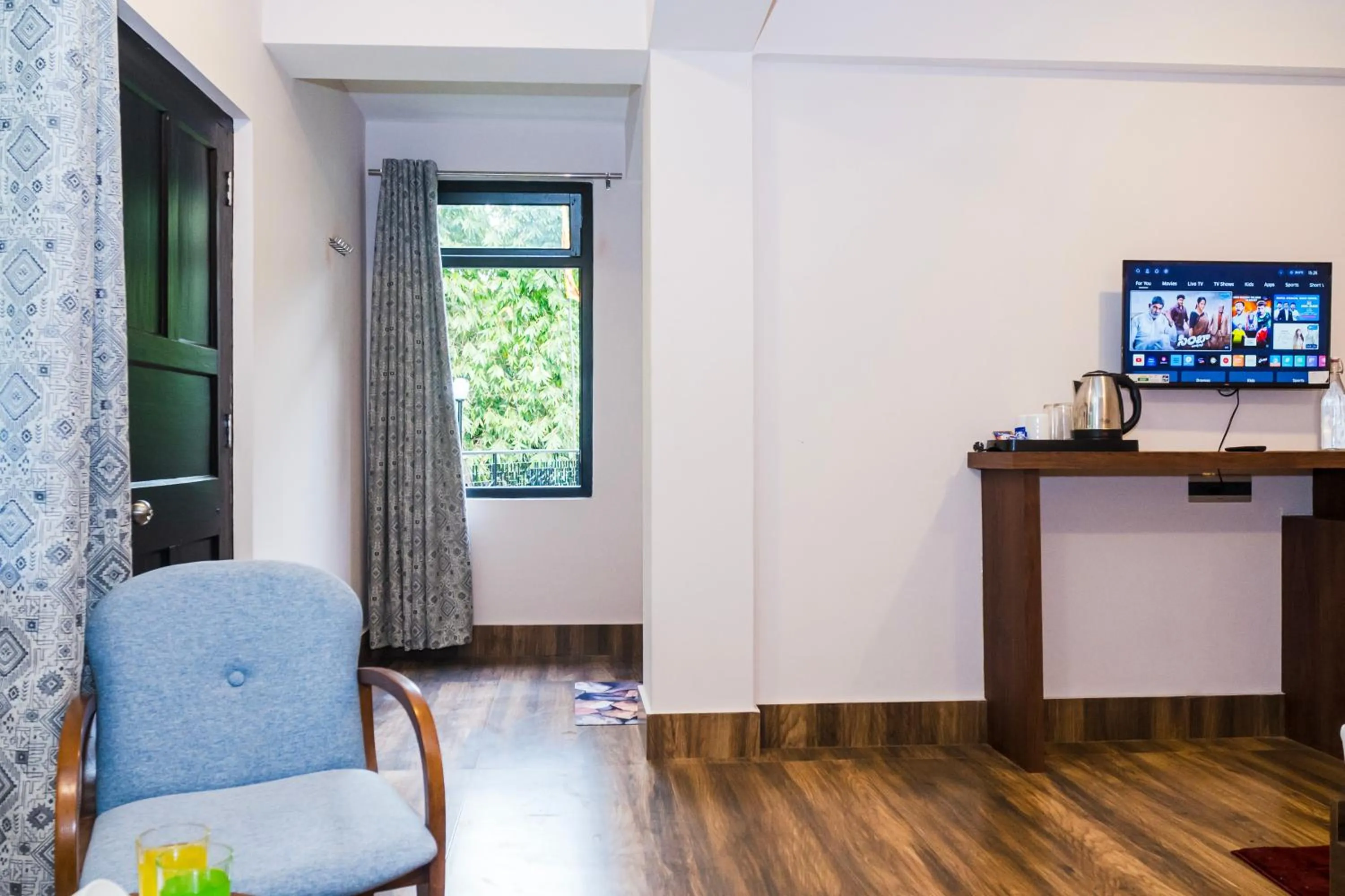 TV and multimedia in Sharolyn Boutique Hotel