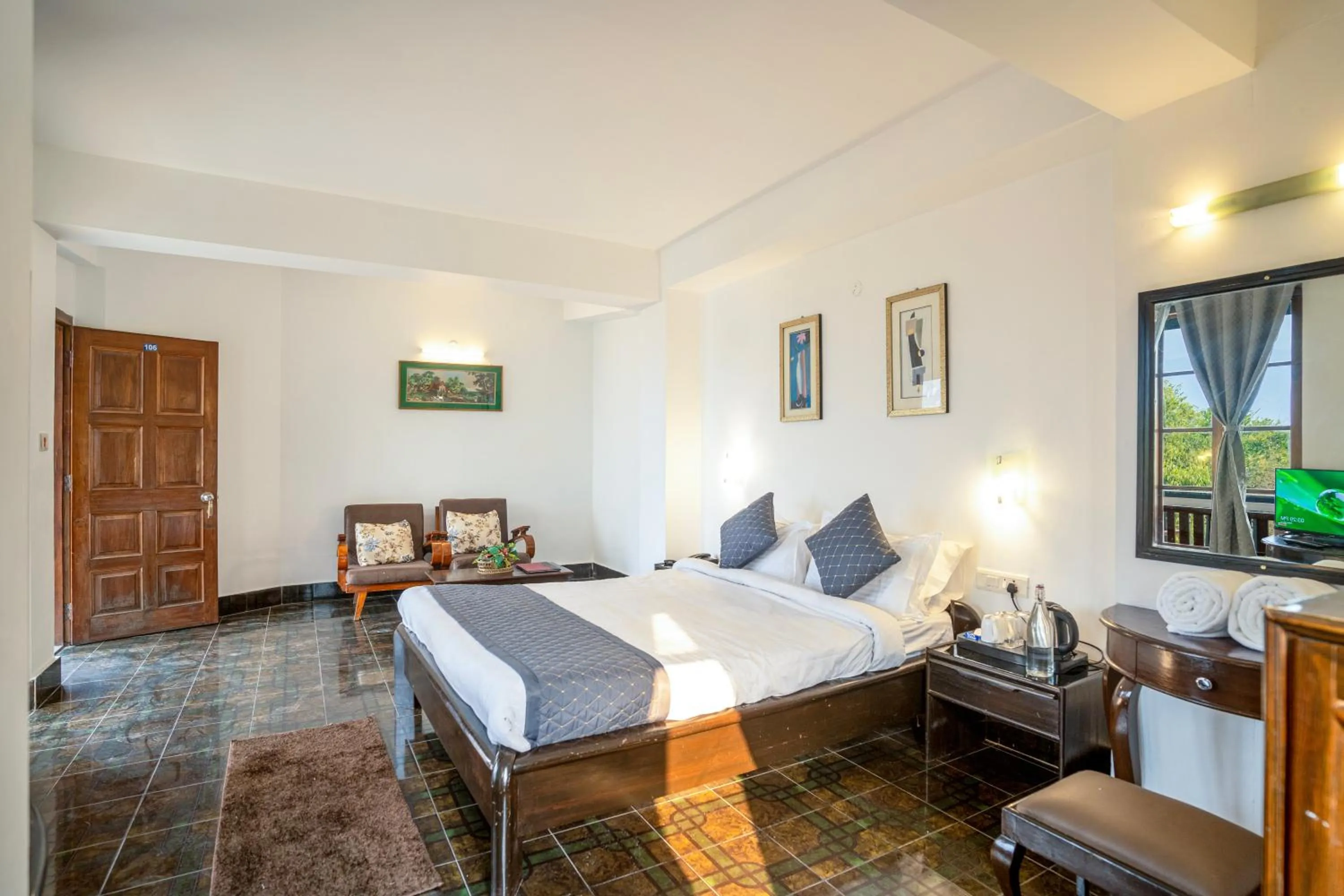 Bed in Sharolyn Boutique Hotel