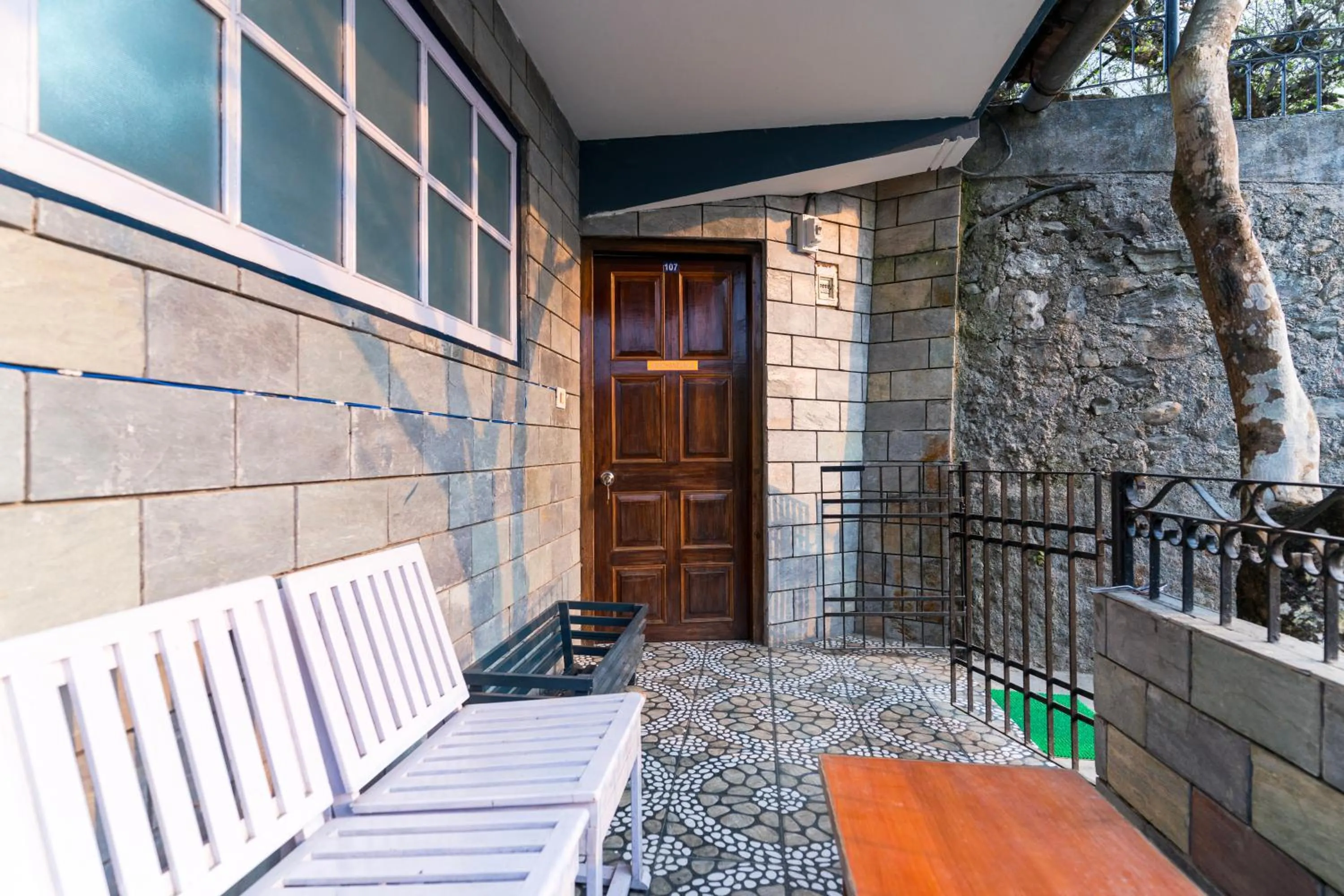 Day in Sharolyn Boutique Hotel