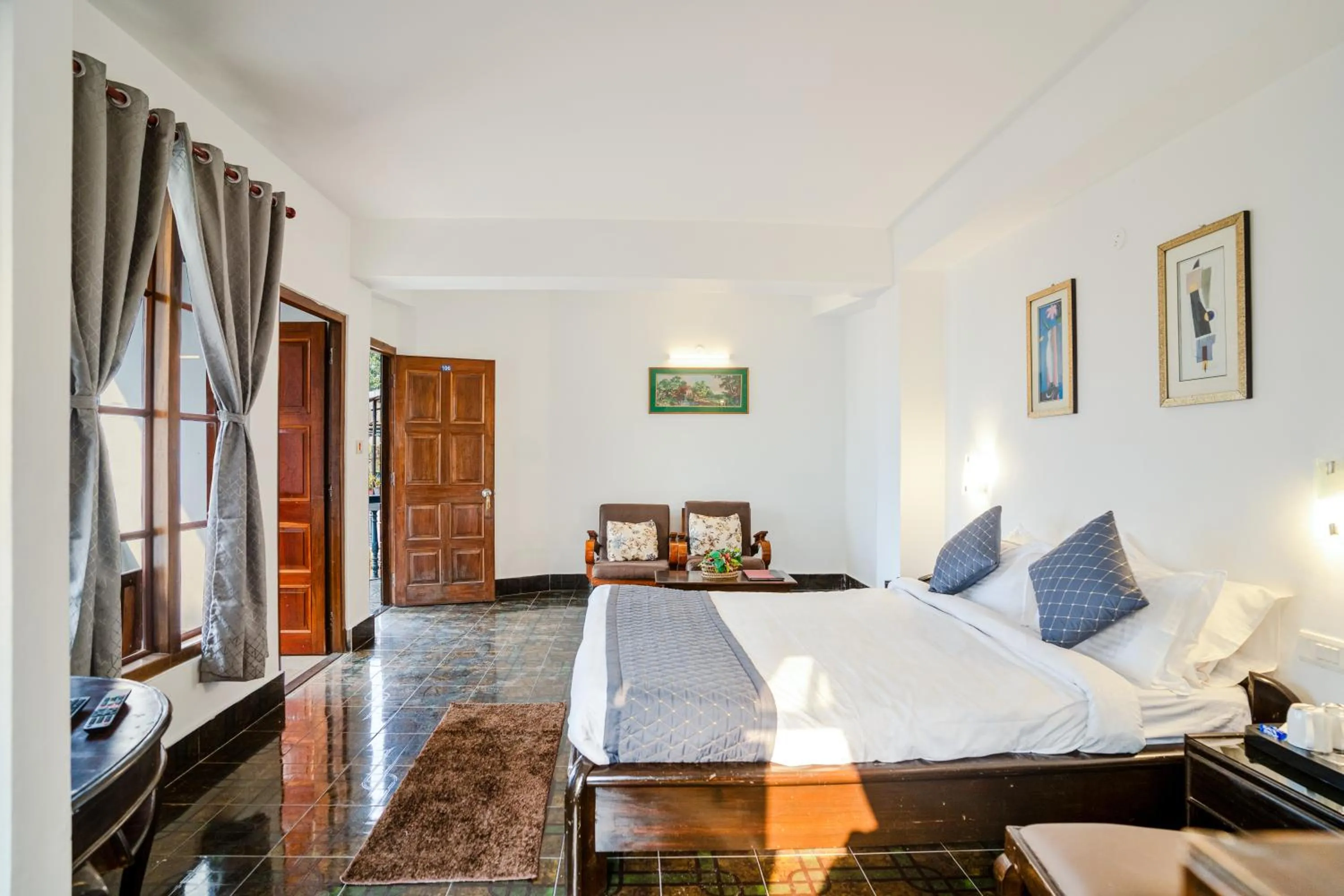 Bed in Sharolyn Boutique Hotel