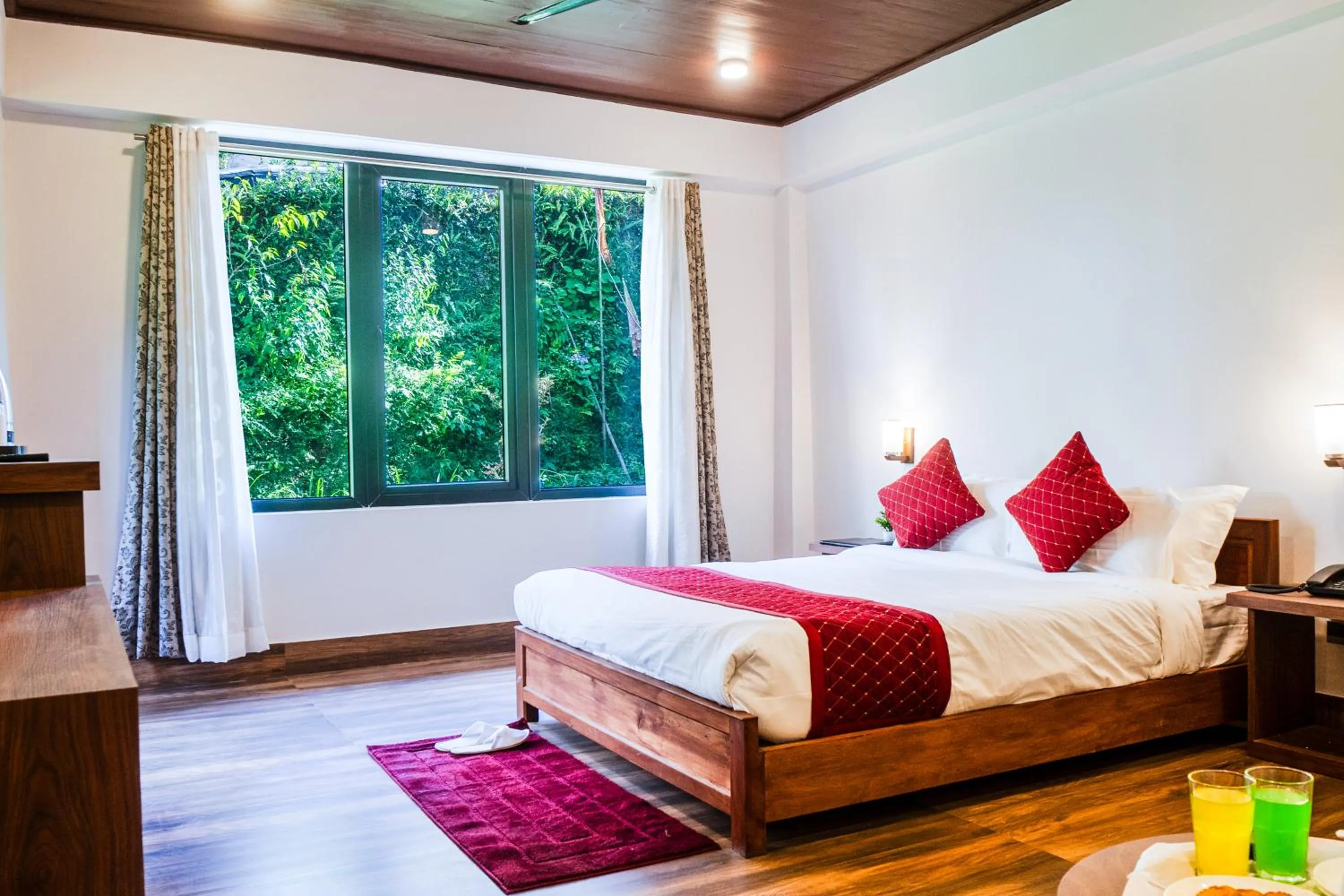 Bed in Sharolyn Boutique Hotel