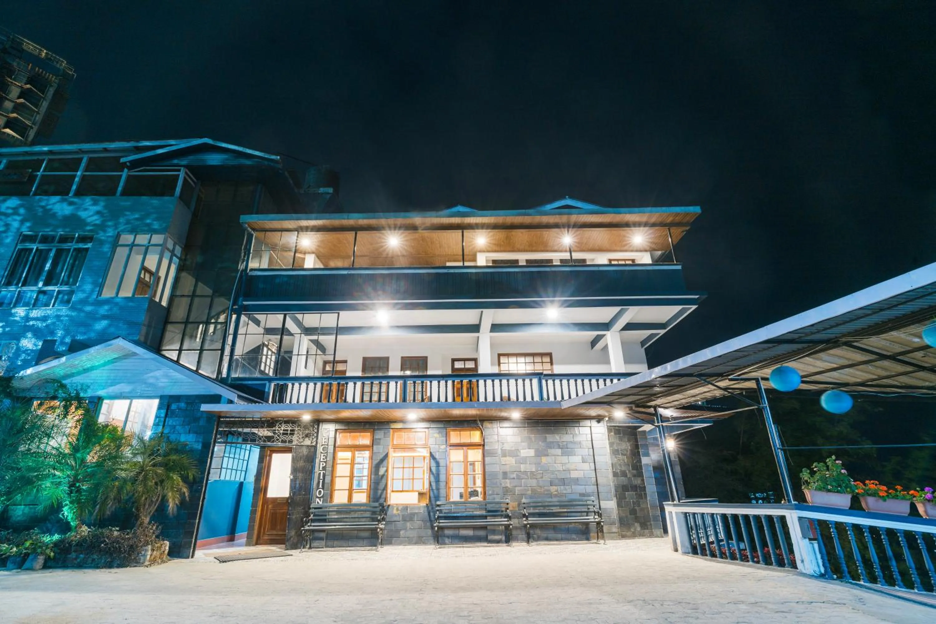 Property building in Sharolyn Boutique Hotel