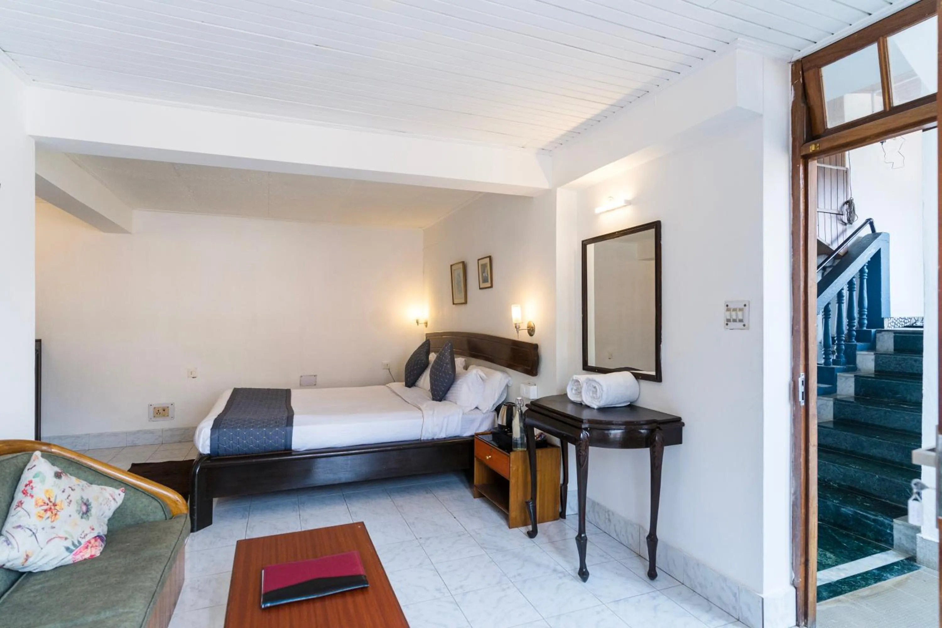 Bed in Sharolyn Boutique Hotel