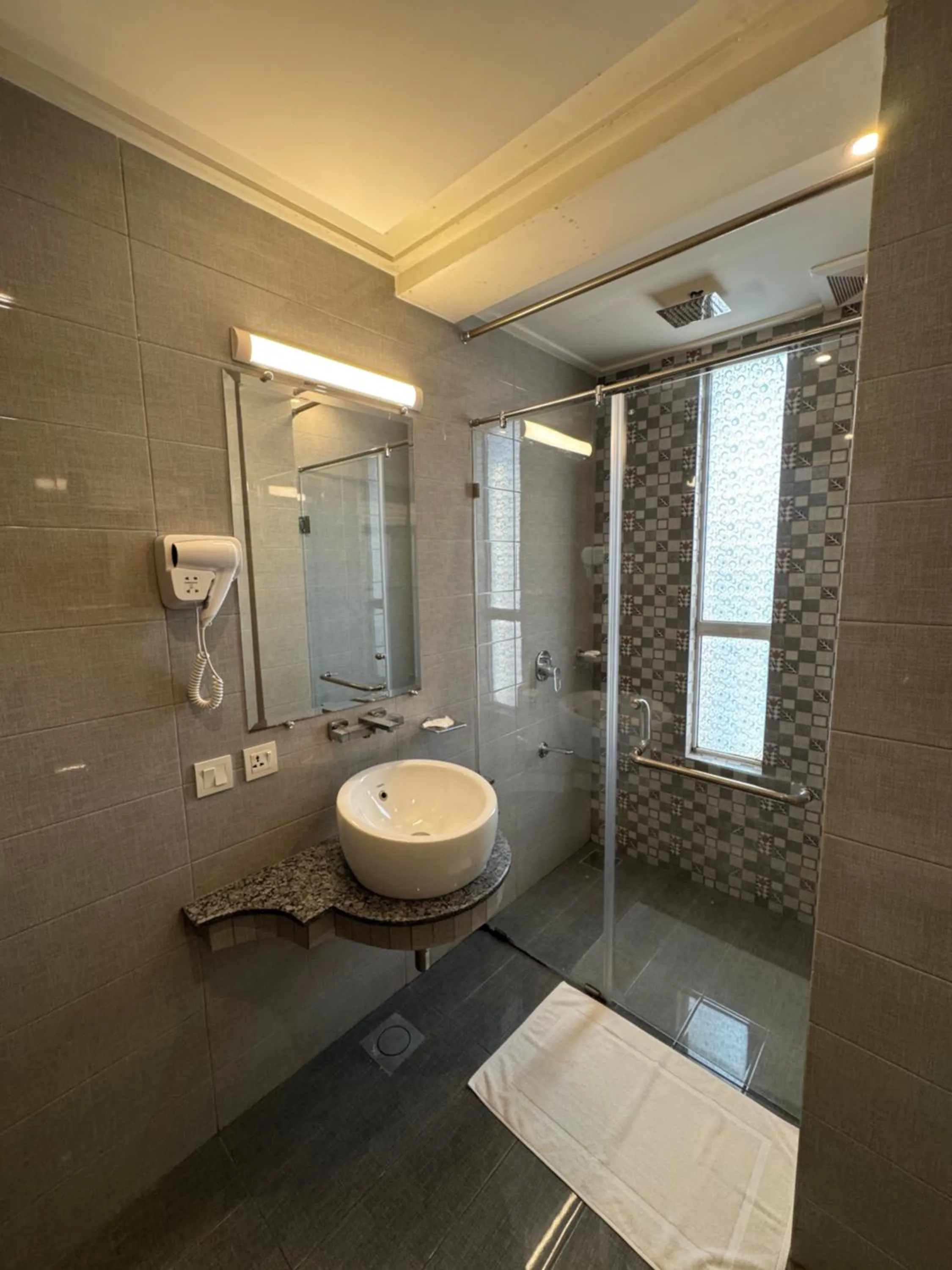 Shower in Sintra Hotel