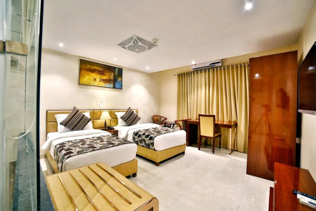 Photo of the whole room in Hotel Kings Heritage Surat