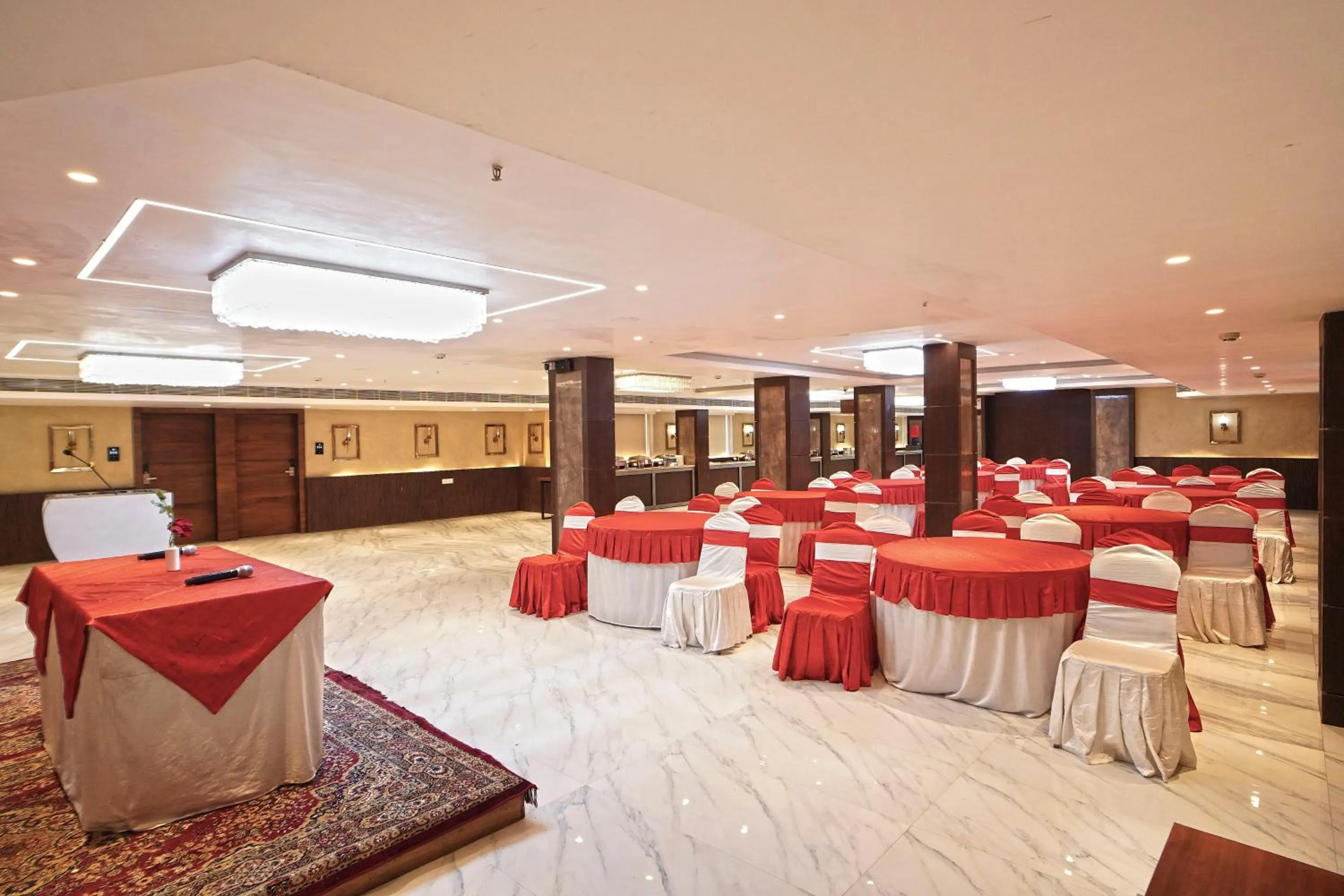 Restaurant/places to eat in Hotel Ekta International !! 300 Mts From BABA BAIDYANATH DHAM TEMPLE !!