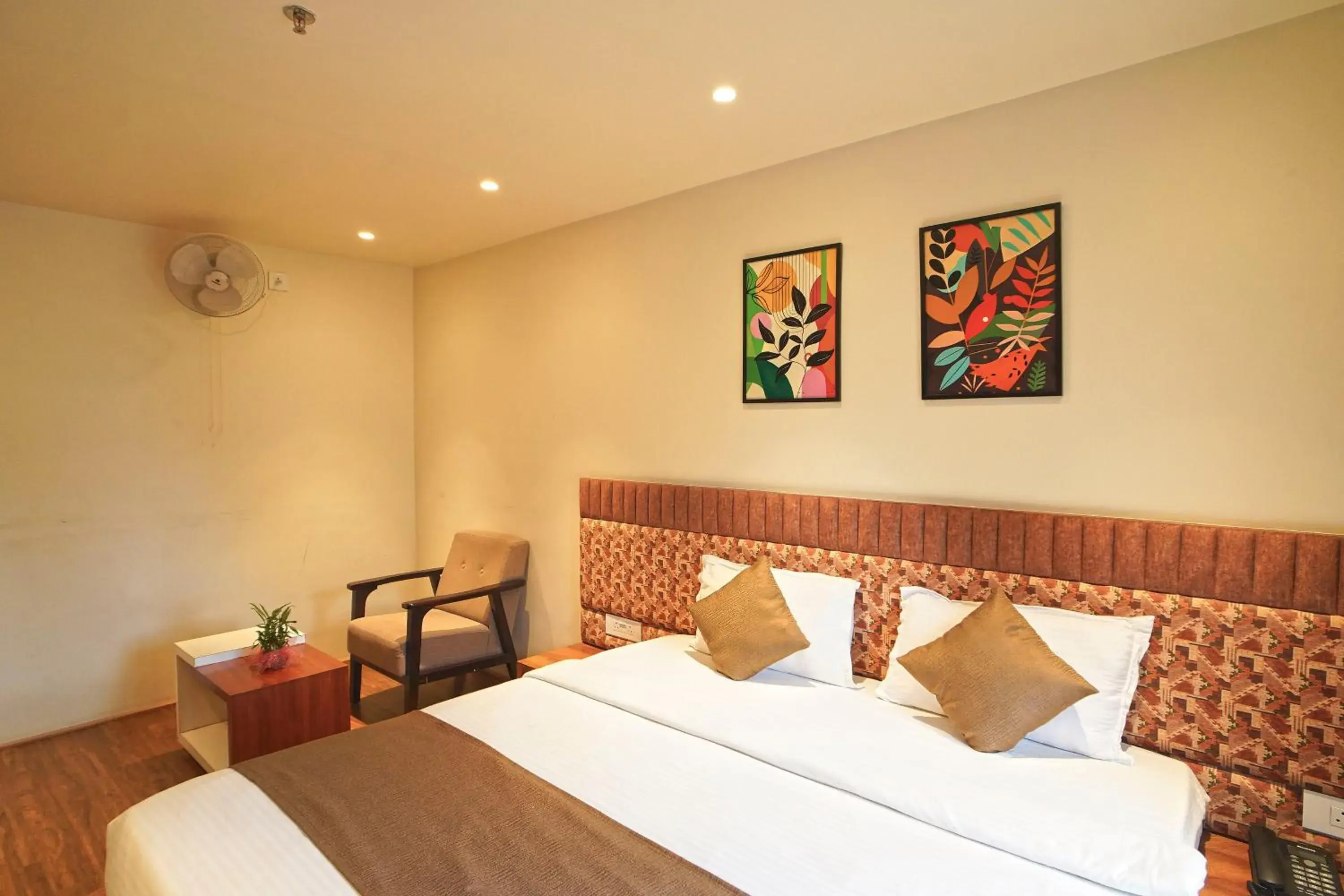 Bed in Hotel Ekta International !! 300 Mts From BABA BAIDYANATH DHAM TEMPLE !! Bed in Hotel Ekta International !! 300 Mts From BABA BAIDYANATH DHAM TEMPLE !!