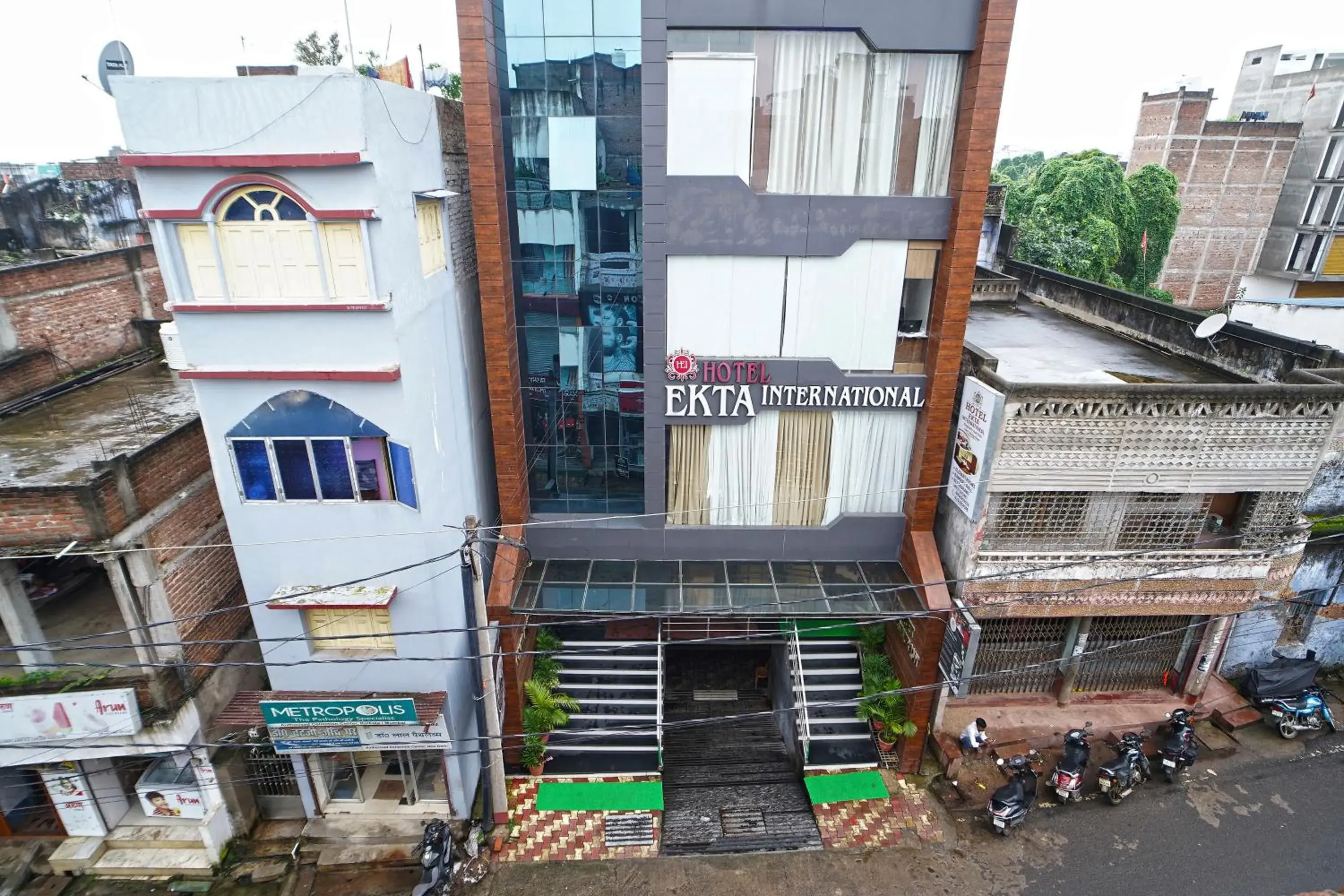 Property building in Hotel Ekta International !! 300 Mts From BABA BAIDYANATH DHAM TEMPLE !! Property building in Hotel Ekta International !! 300 Mts From BABA BAIDYANATH DHAM TEMPLE !!