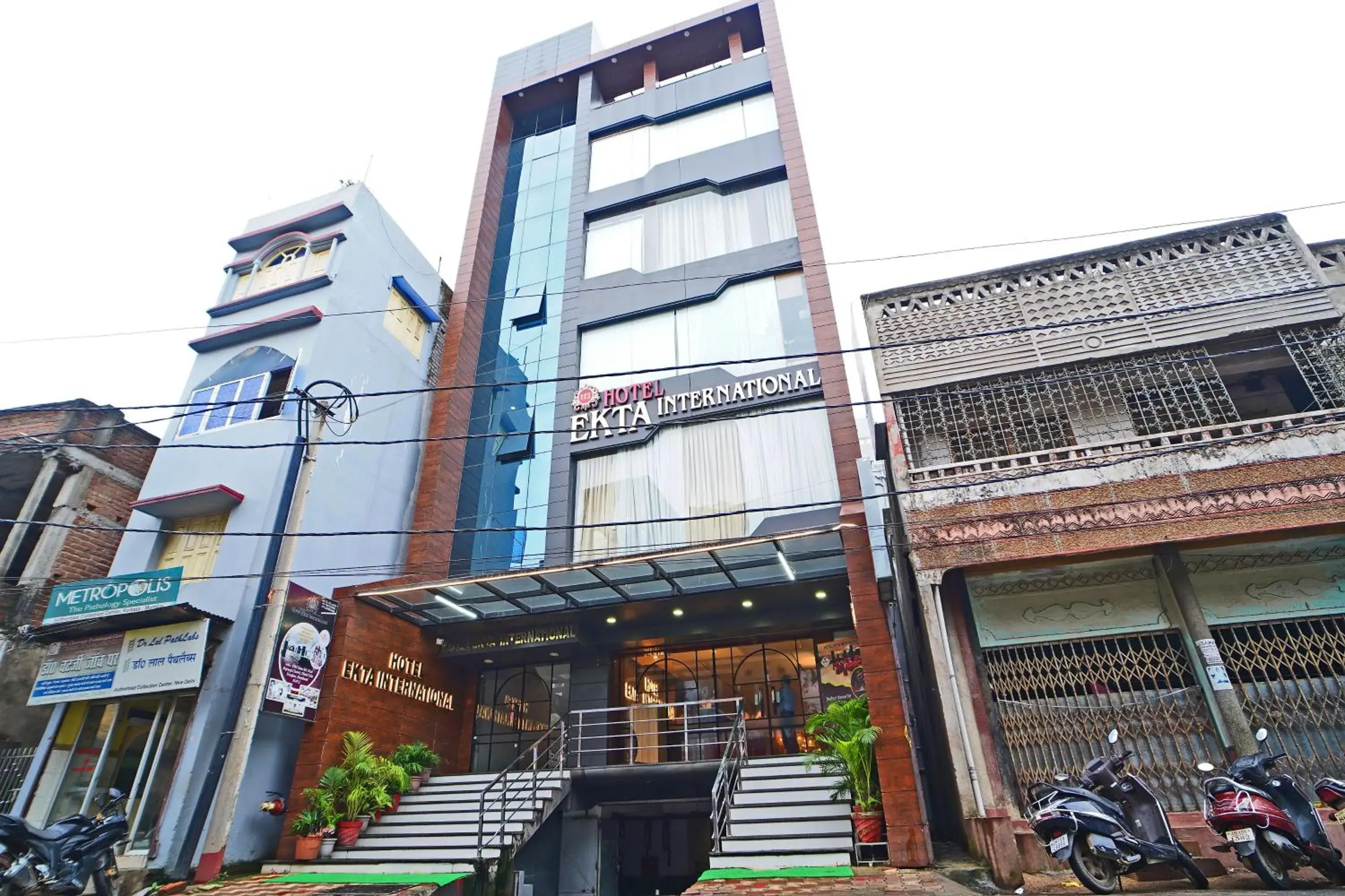 Property building in Hotel Ekta International !! 300 Mts From BABA BAIDYANATH DHAM TEMPLE !! Property building in Hotel Ekta International !! 300 Mts From BABA BAIDYANATH DHAM TEMPLE !!