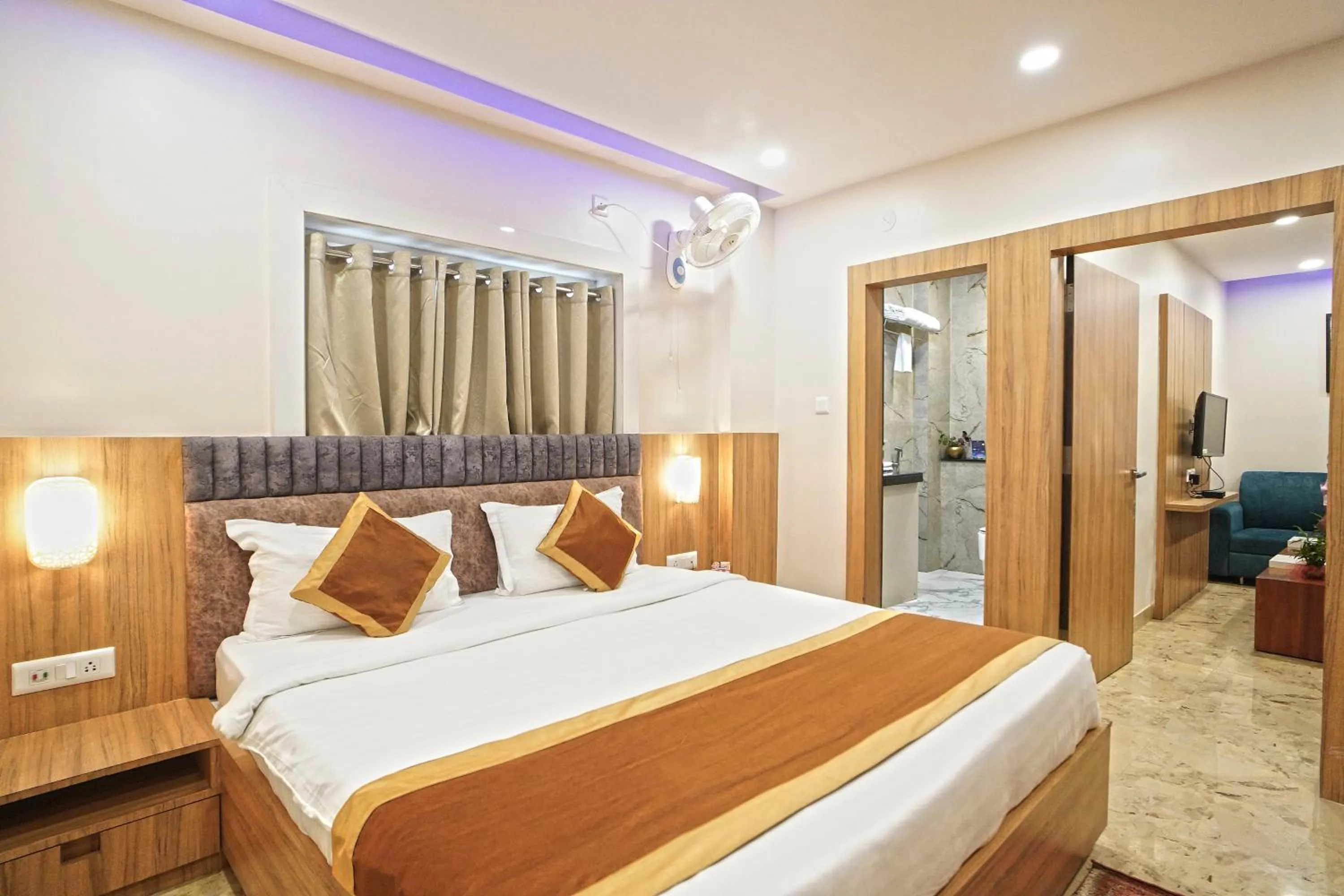 Bed in Hotel Ekta International !! 300 Mts From BABA BAIDYANATH DHAM TEMPLE !!