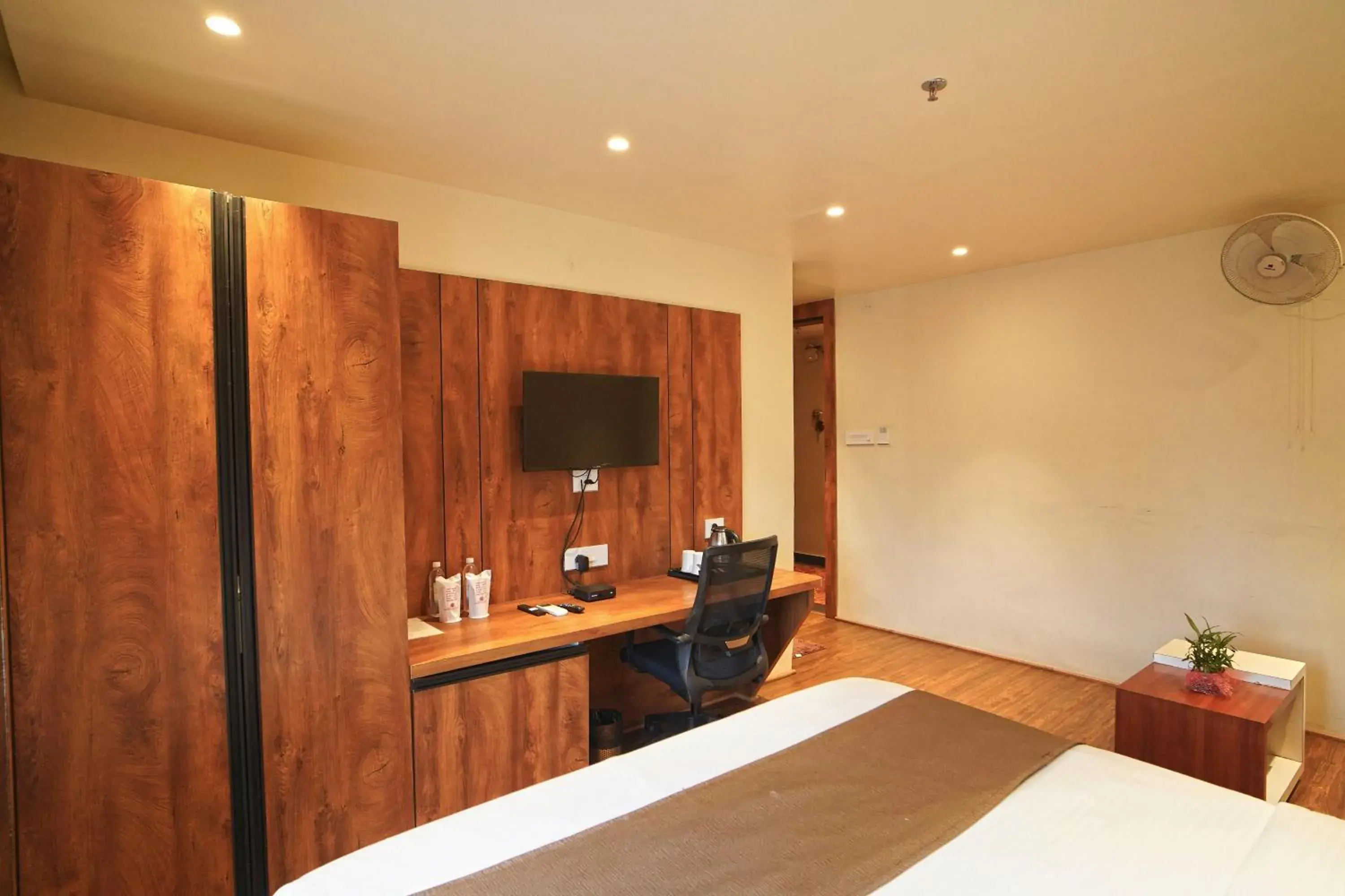 Bed in Hotel Ekta International !! 300 Mts From BABA BAIDYANATH DHAM TEMPLE !! Bed in Hotel Ekta International !! 300 Mts From BABA BAIDYANATH DHAM TEMPLE !!