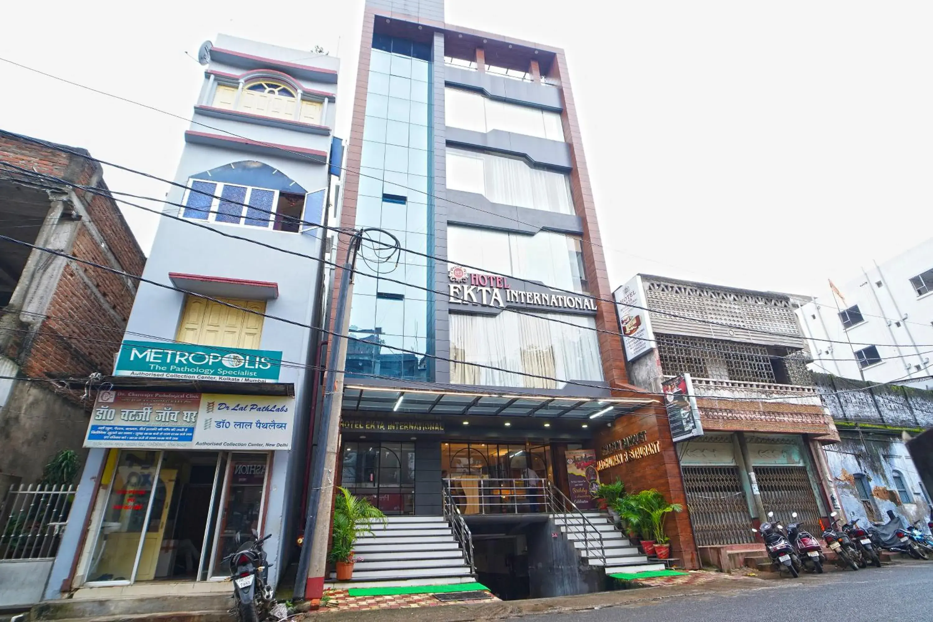 Property building in Hotel Ekta International !! 300 Mts From BABA BAIDYANATH DHAM TEMPLE !! Property building in Hotel Ekta International !! 300 Mts From BABA BAIDYANATH DHAM TEMPLE !!