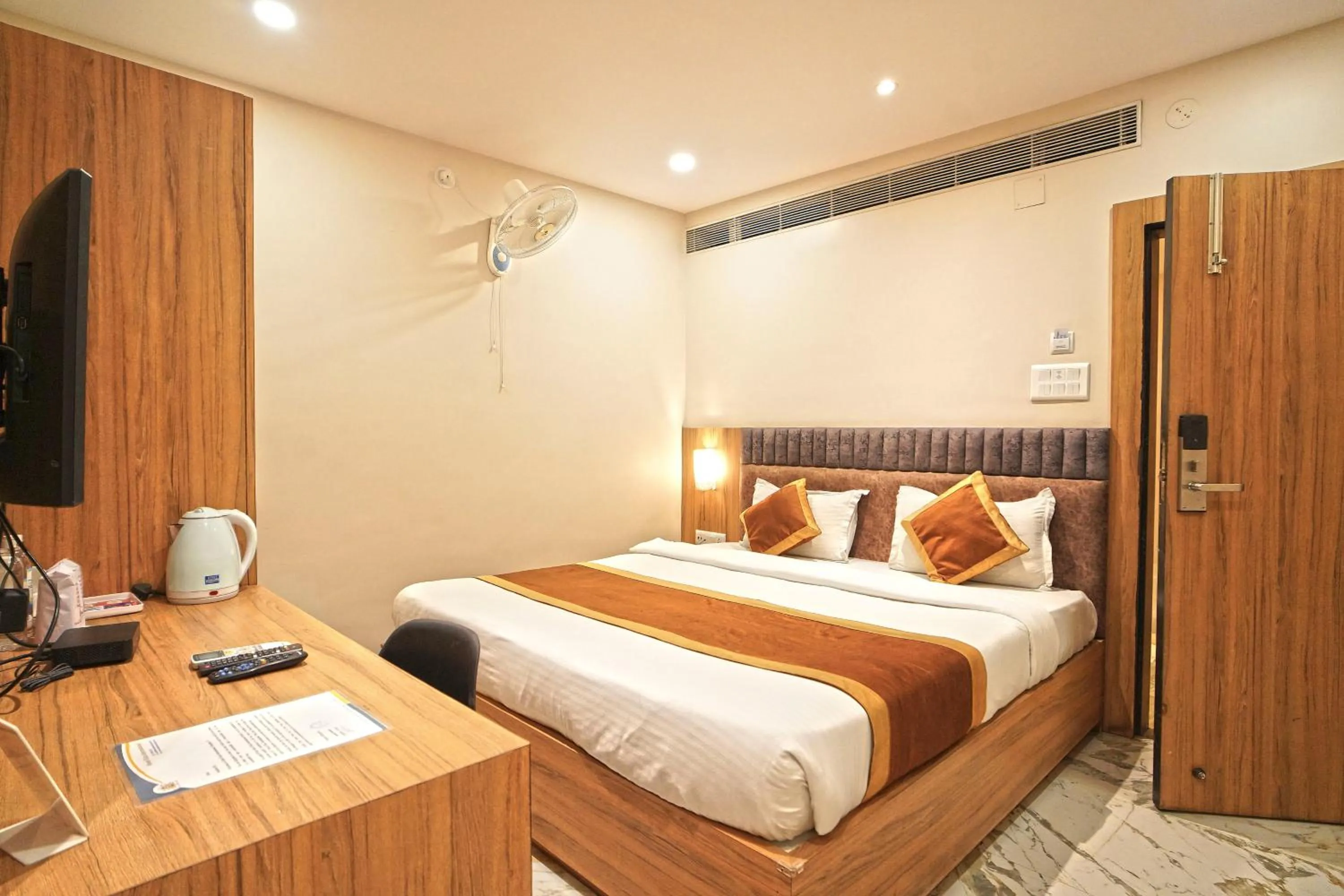 Bed in Hotel Ekta International !! 300 Mts From BABA BAIDYANATH DHAM TEMPLE !!