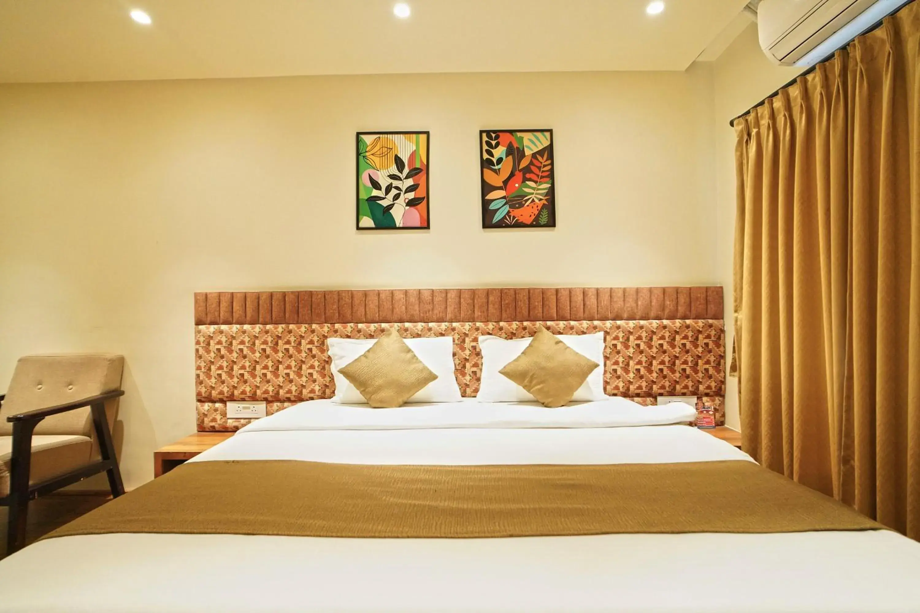 Bed in Hotel Ekta International !! 300 Mts From BABA BAIDYANATH DHAM TEMPLE !! Bed in Hotel Ekta International !! 300 Mts From BABA BAIDYANATH DHAM TEMPLE !!