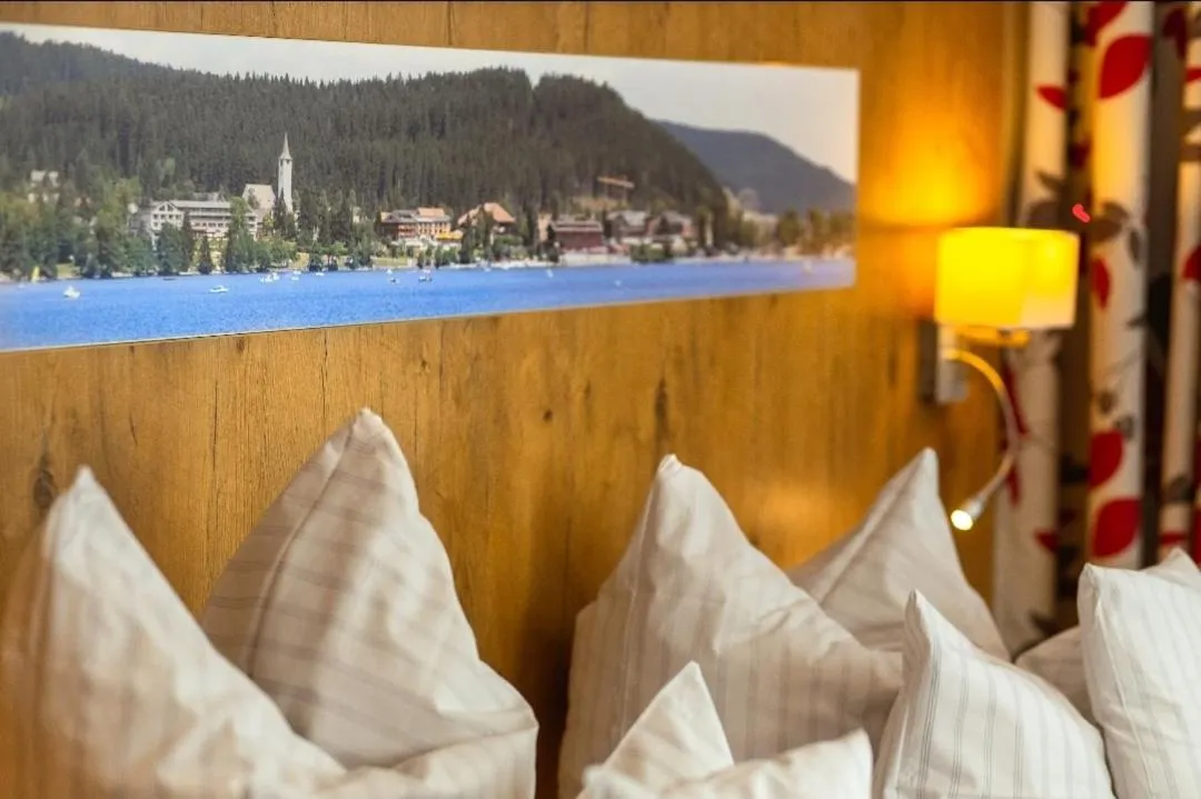 Bed in Gästehaus Café Heck Titisee