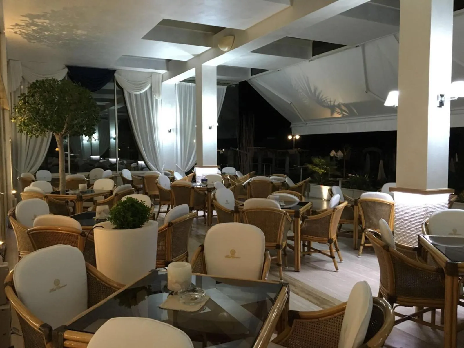 Restaurant/places to eat in Hotel Universo
