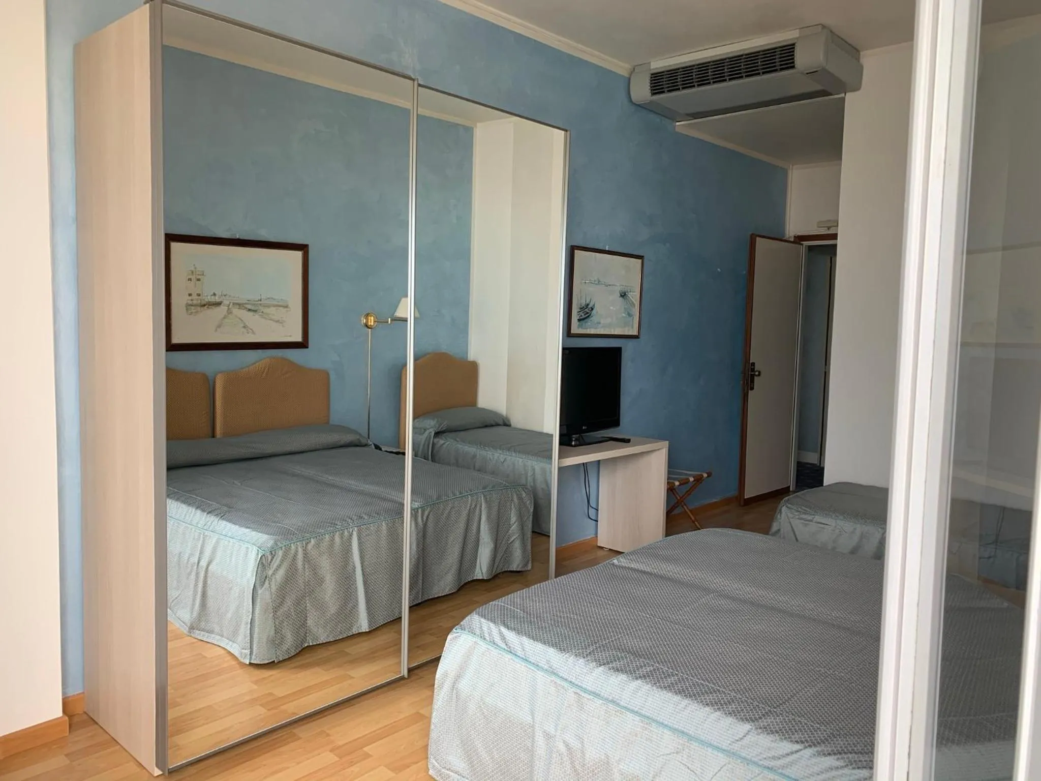 Bed in Hotel Universo