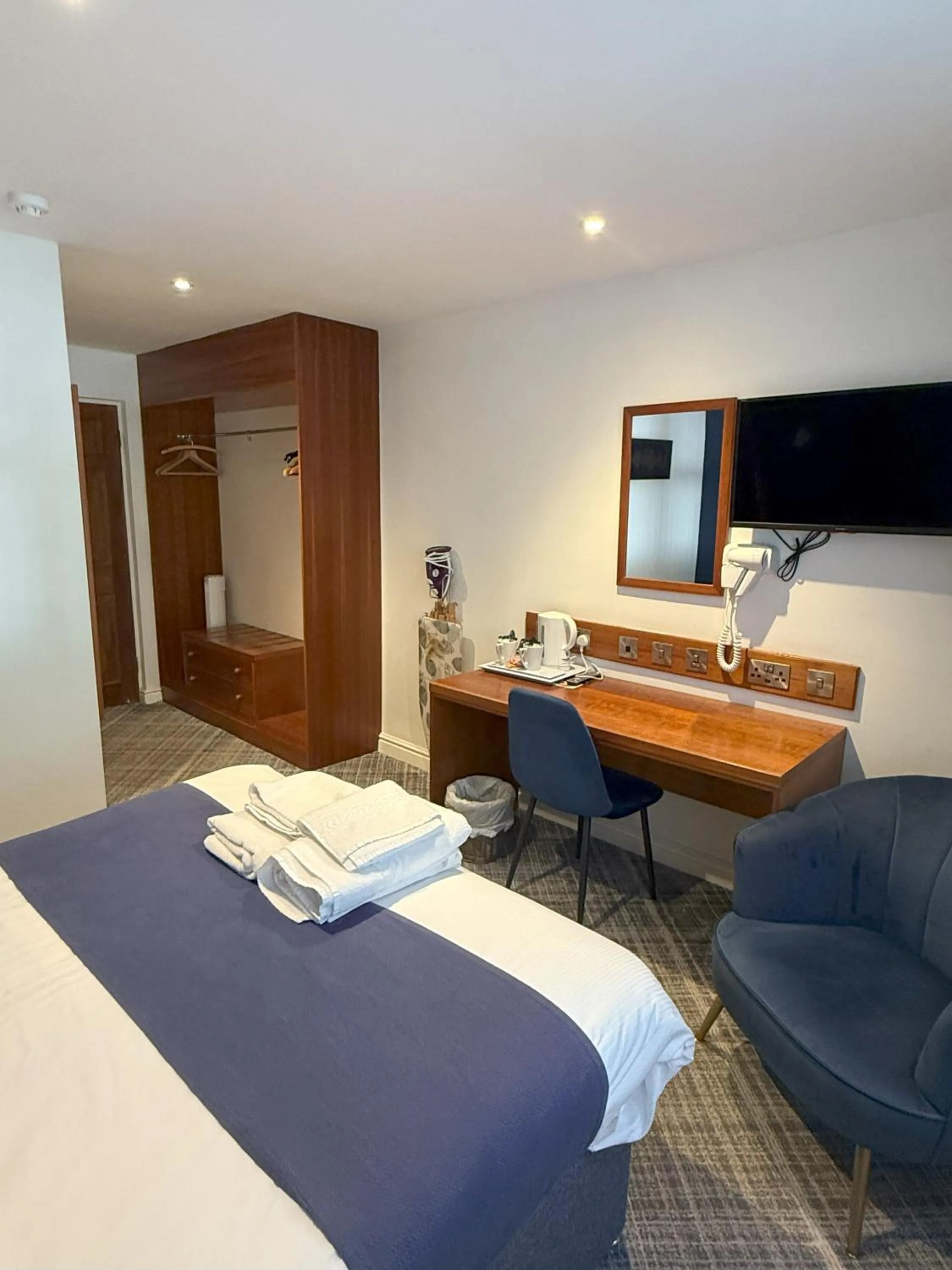 Area and facilities, Bed in Chase Hotel