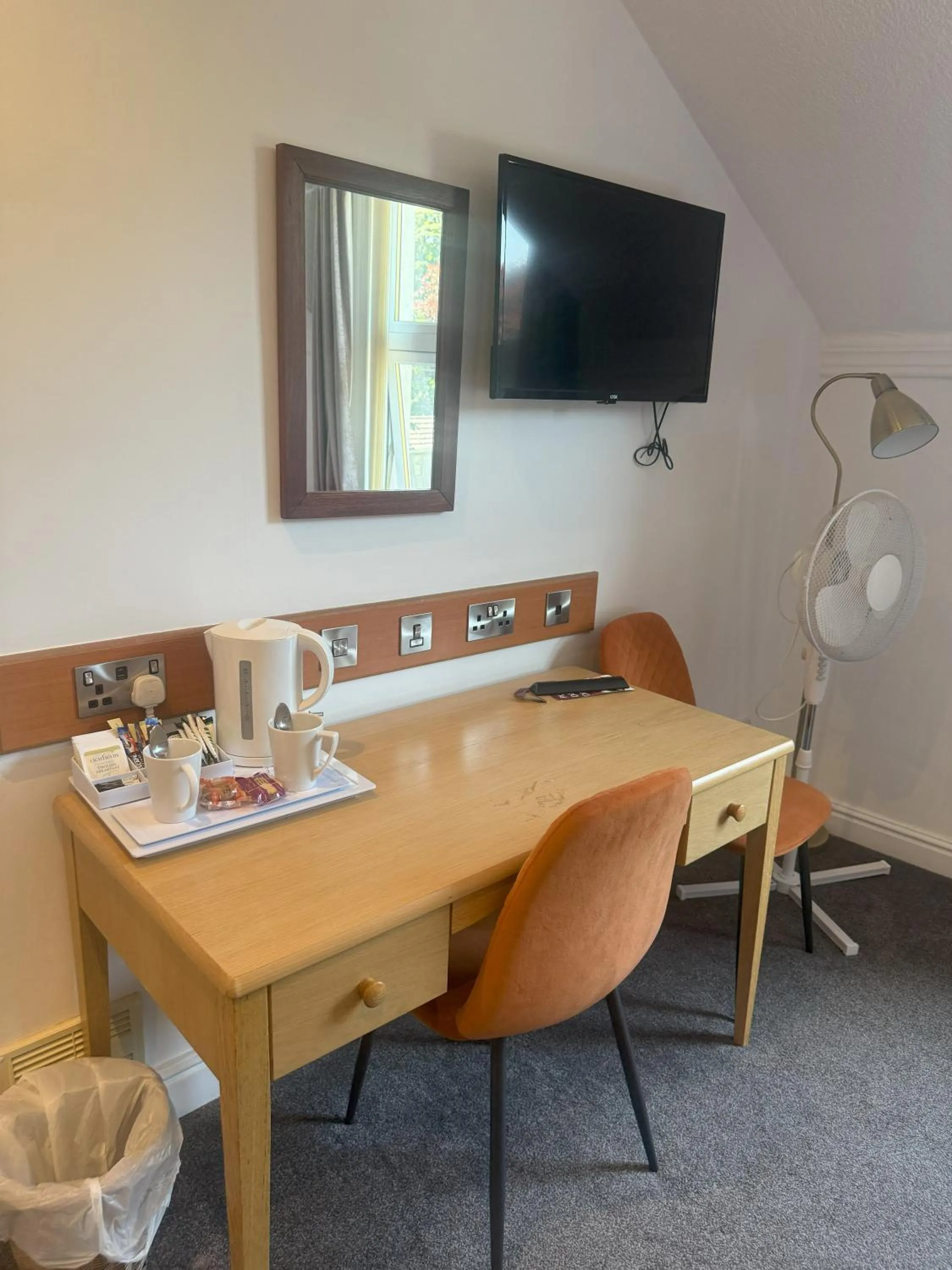 Area and facilities in Chase Hotel