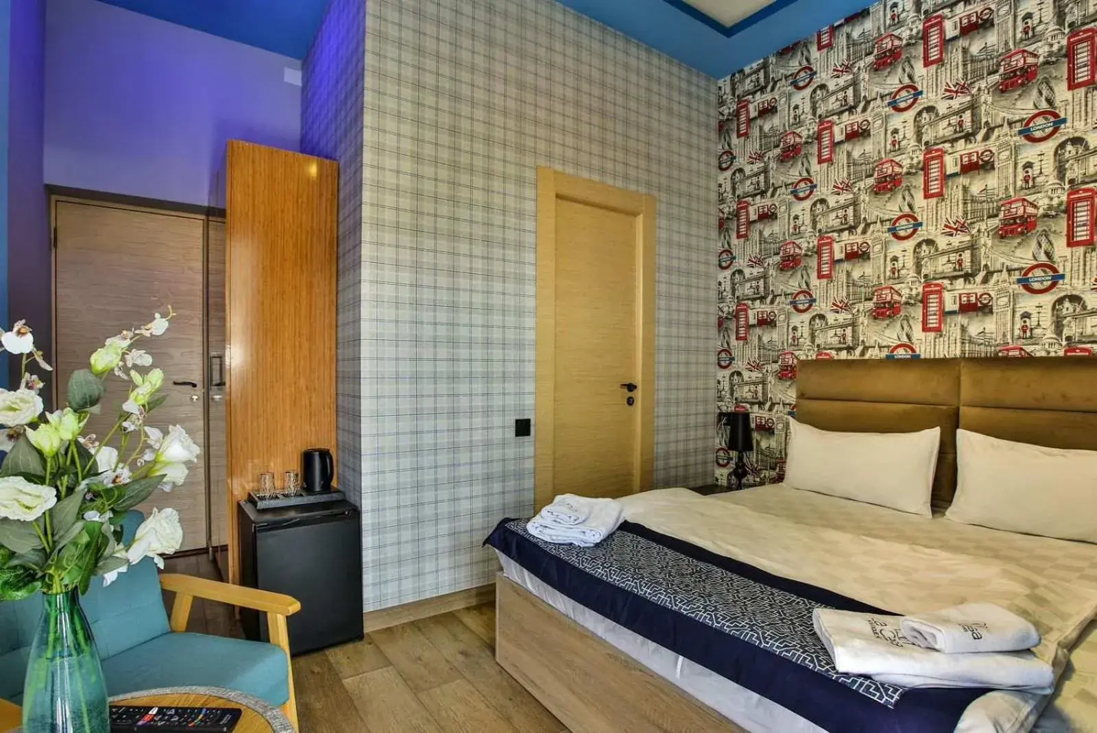 Double or Twin Room with Bathroom in La Casa Hotel Yerevan Double or Twin Room with Bathroom in La Casa Hotel Yerevan